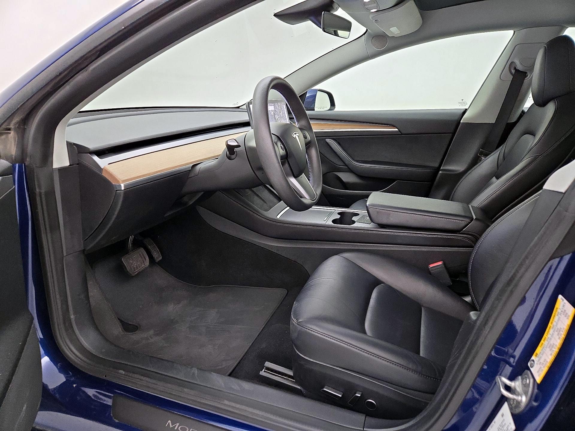 Thumbnail: 2022 Tesla Model 3 - 11