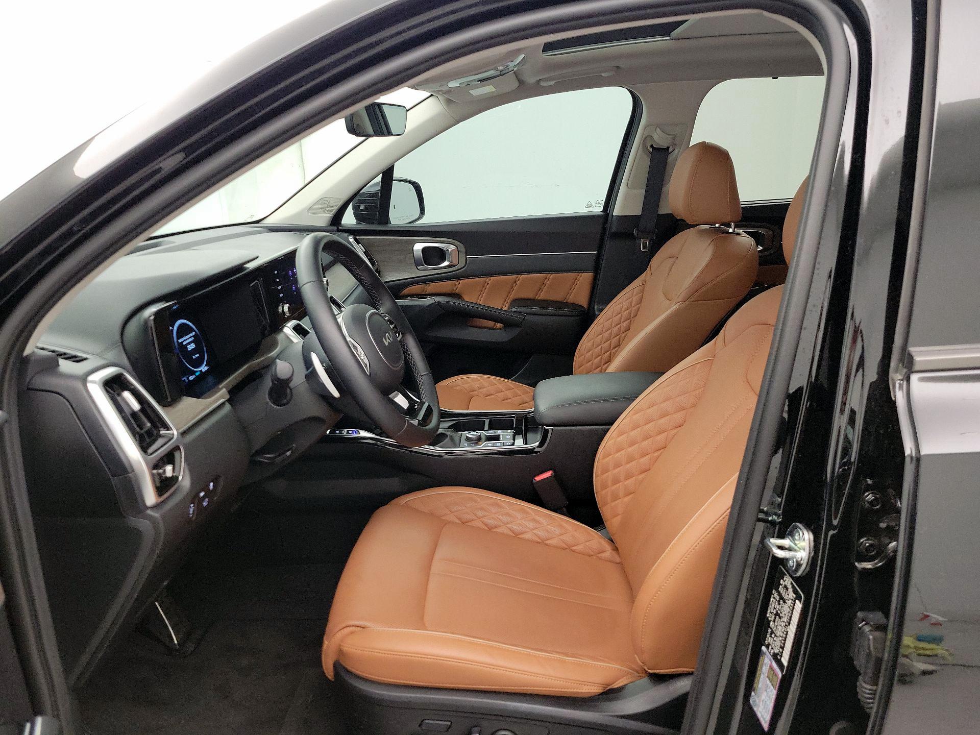Thumbnail: 2023 Kia Sorento - 11