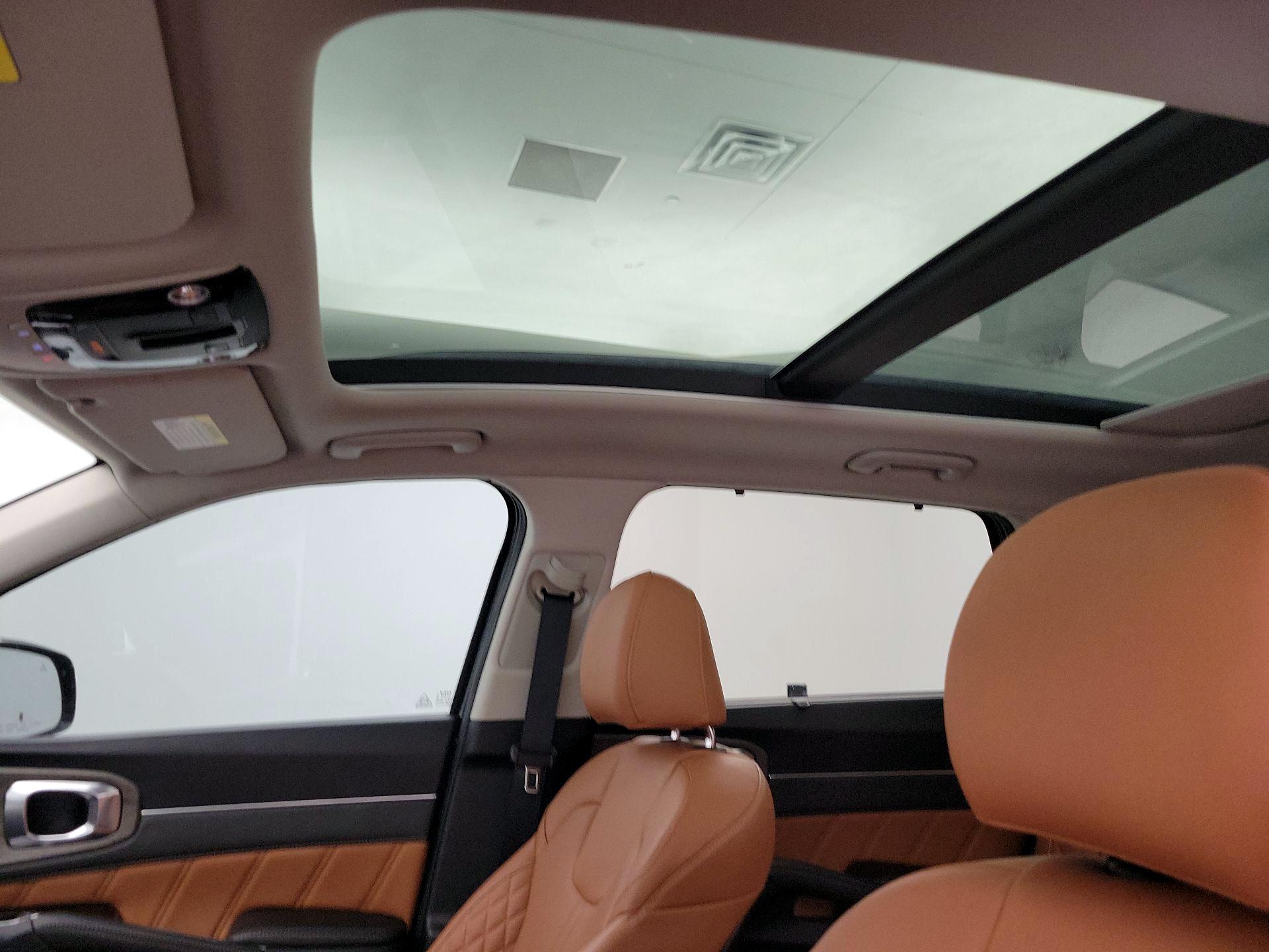 Thumbnail: 2023 Kia Sorento - 20