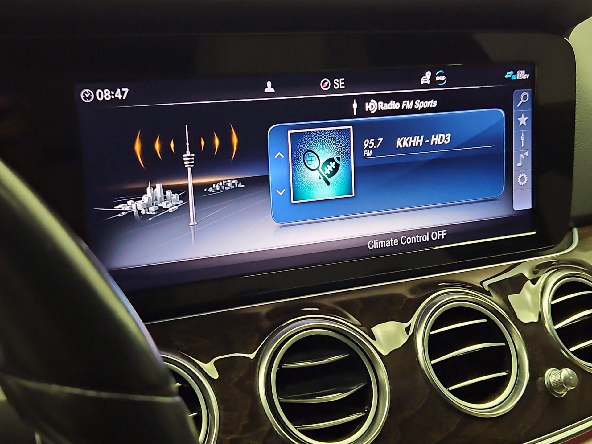 Thumbnail: 2019 Mercedes-Benz E-Class - 16