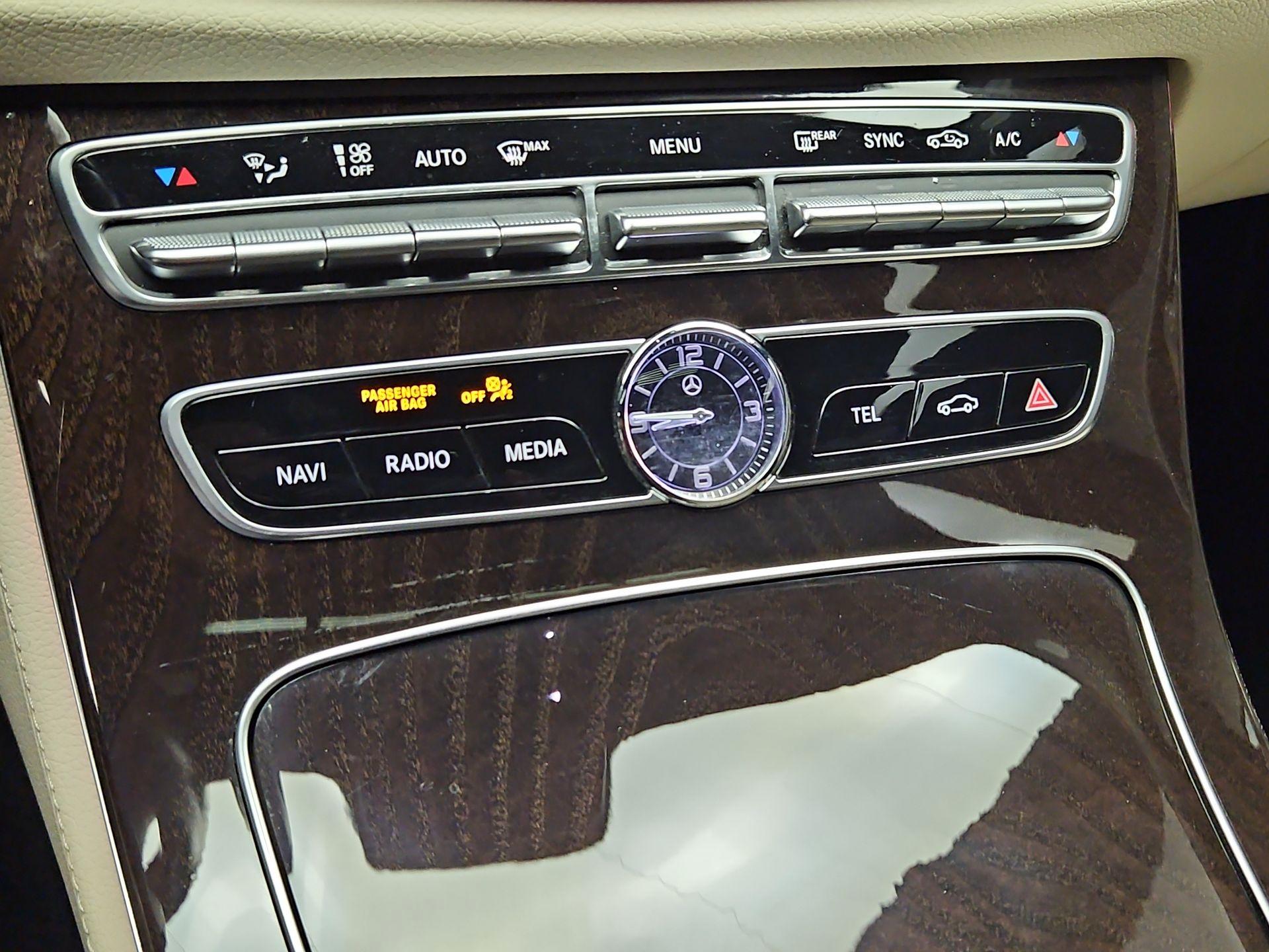 Thumbnail: 2019 Mercedes-Benz E-Class - 17
