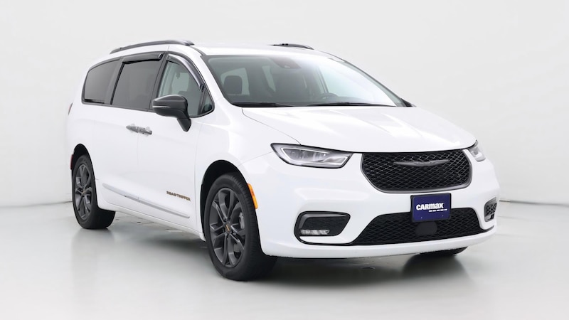 2023 Chrysler Pacifica Touring L Hero Image