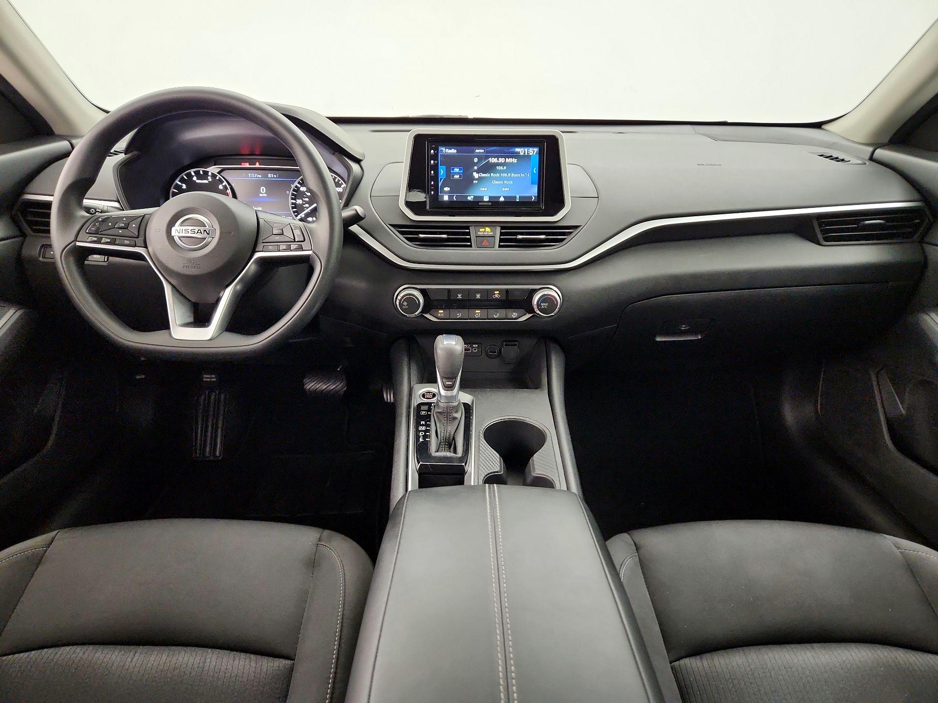 Thumbnail: 2020 Nissan Altima - 9