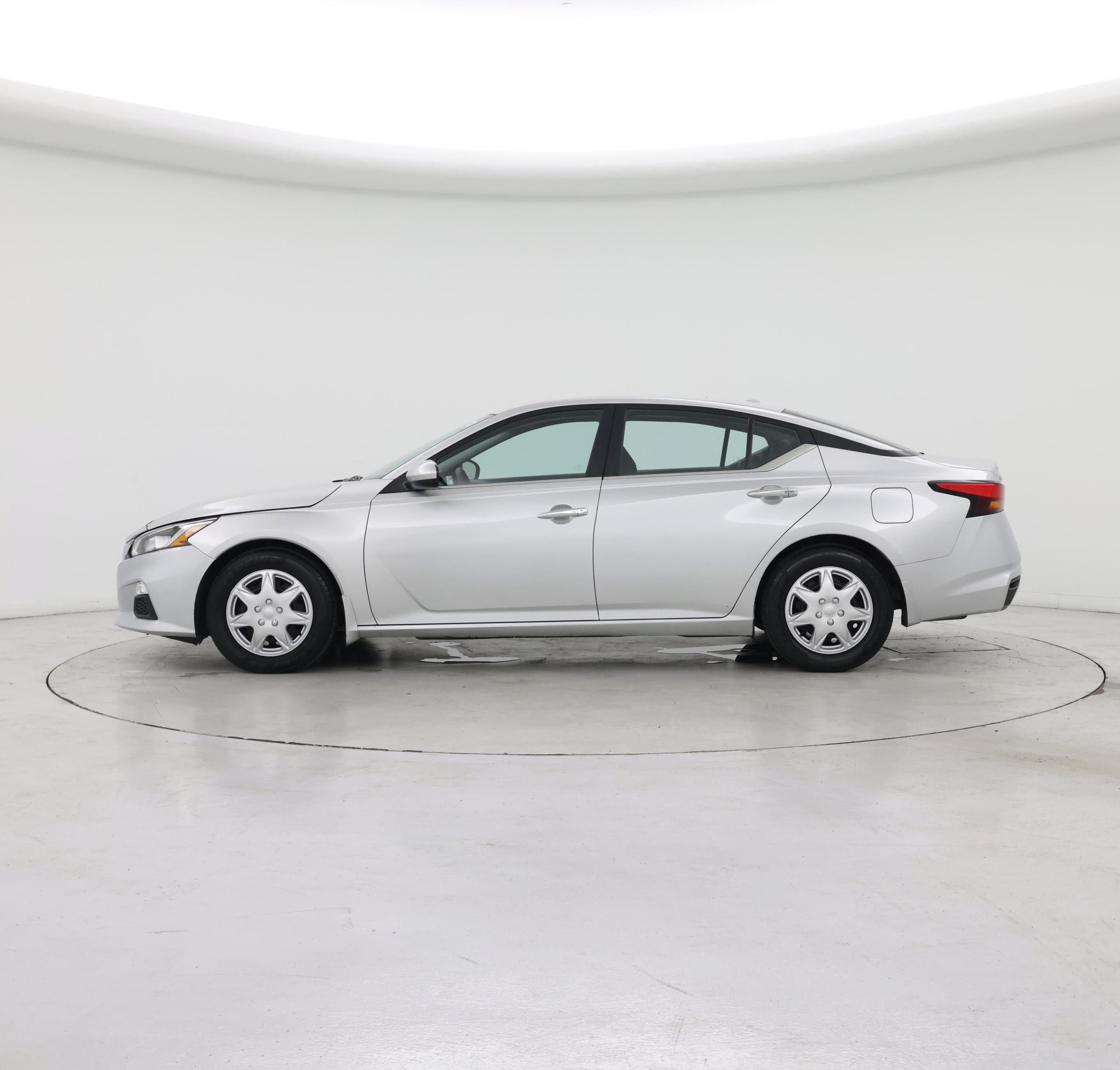 Thumbnail: 2020 Nissan Altima - 3