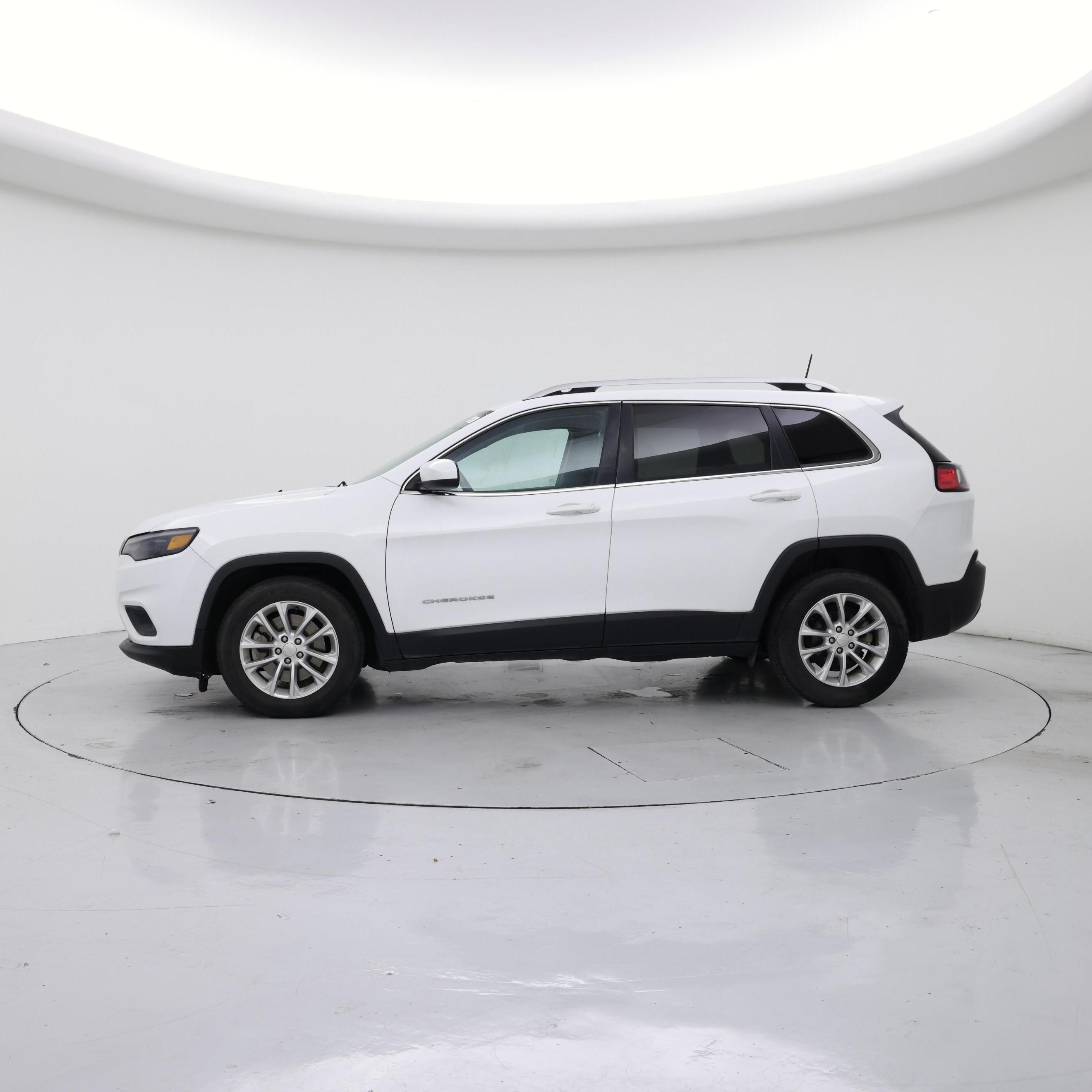 Thumbnail: 2019 Jeep Cherokee - 3