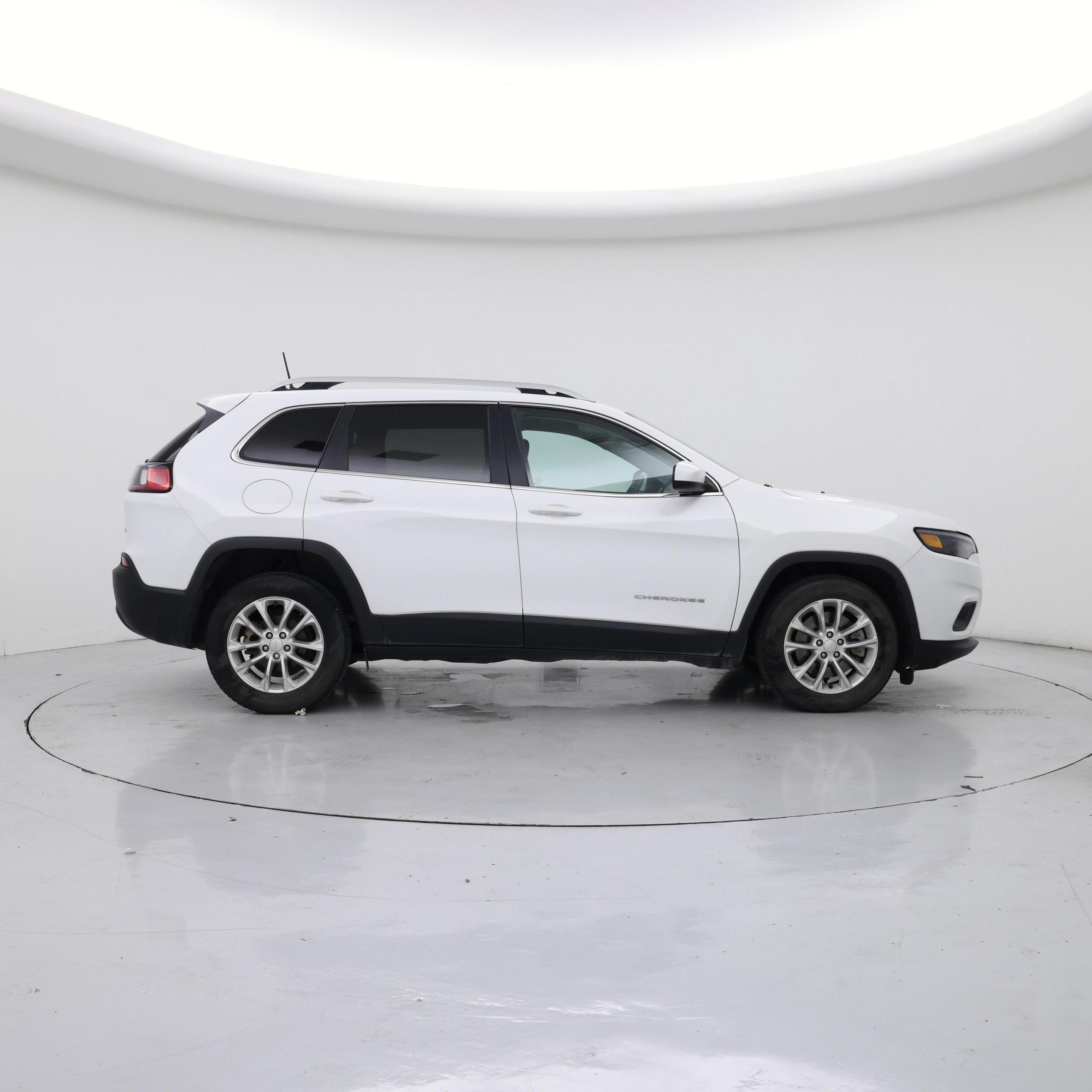 Thumbnail: 2019 Jeep Cherokee - 7