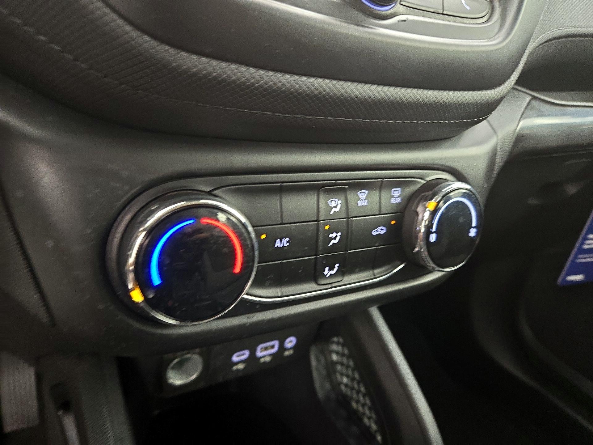 Thumbnail: 2022 Chevrolet TrailBlazer - 16