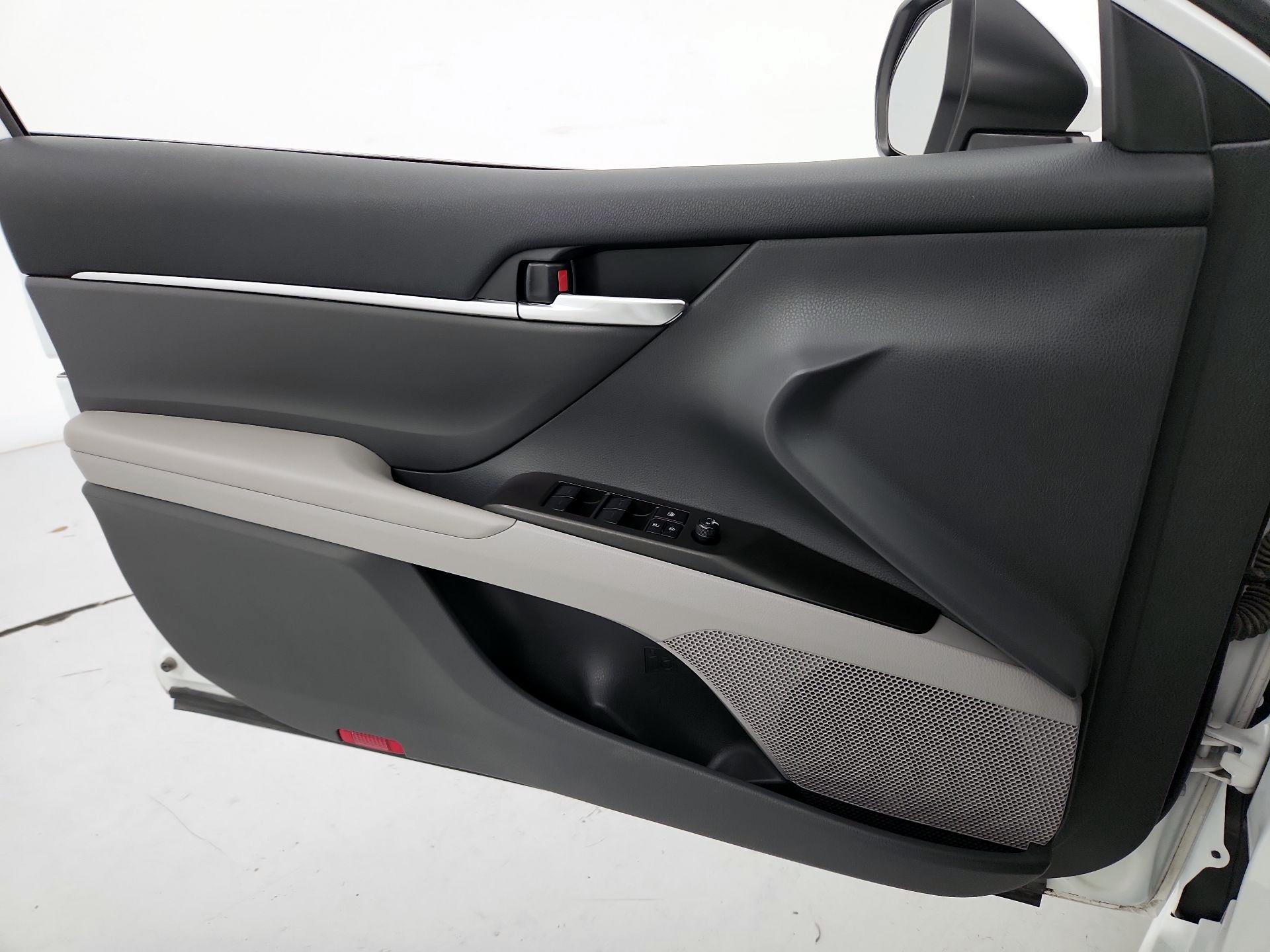 Thumbnail: 2023 Toyota Camry - 12