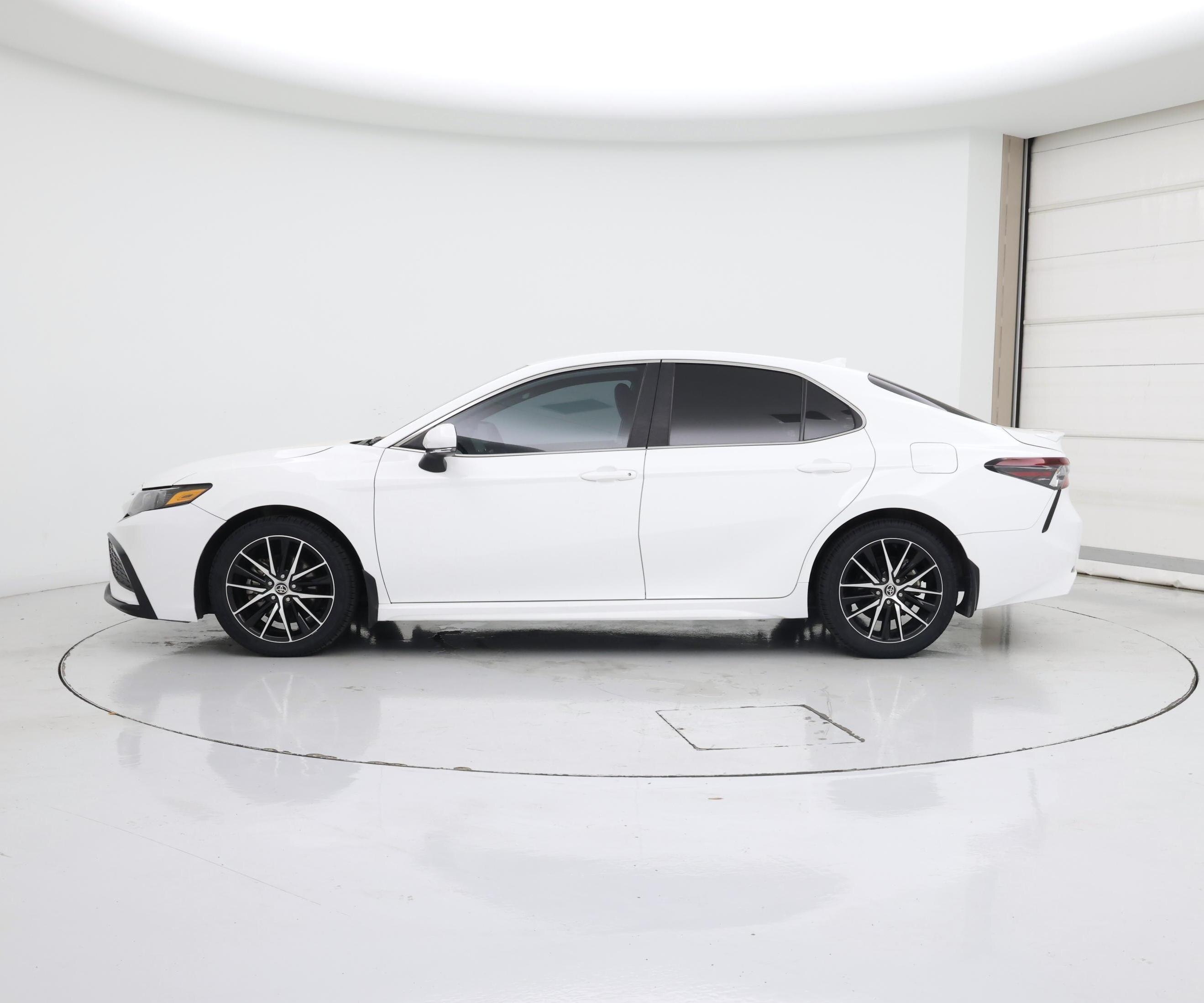 Thumbnail: 2023 Toyota Camry - 3