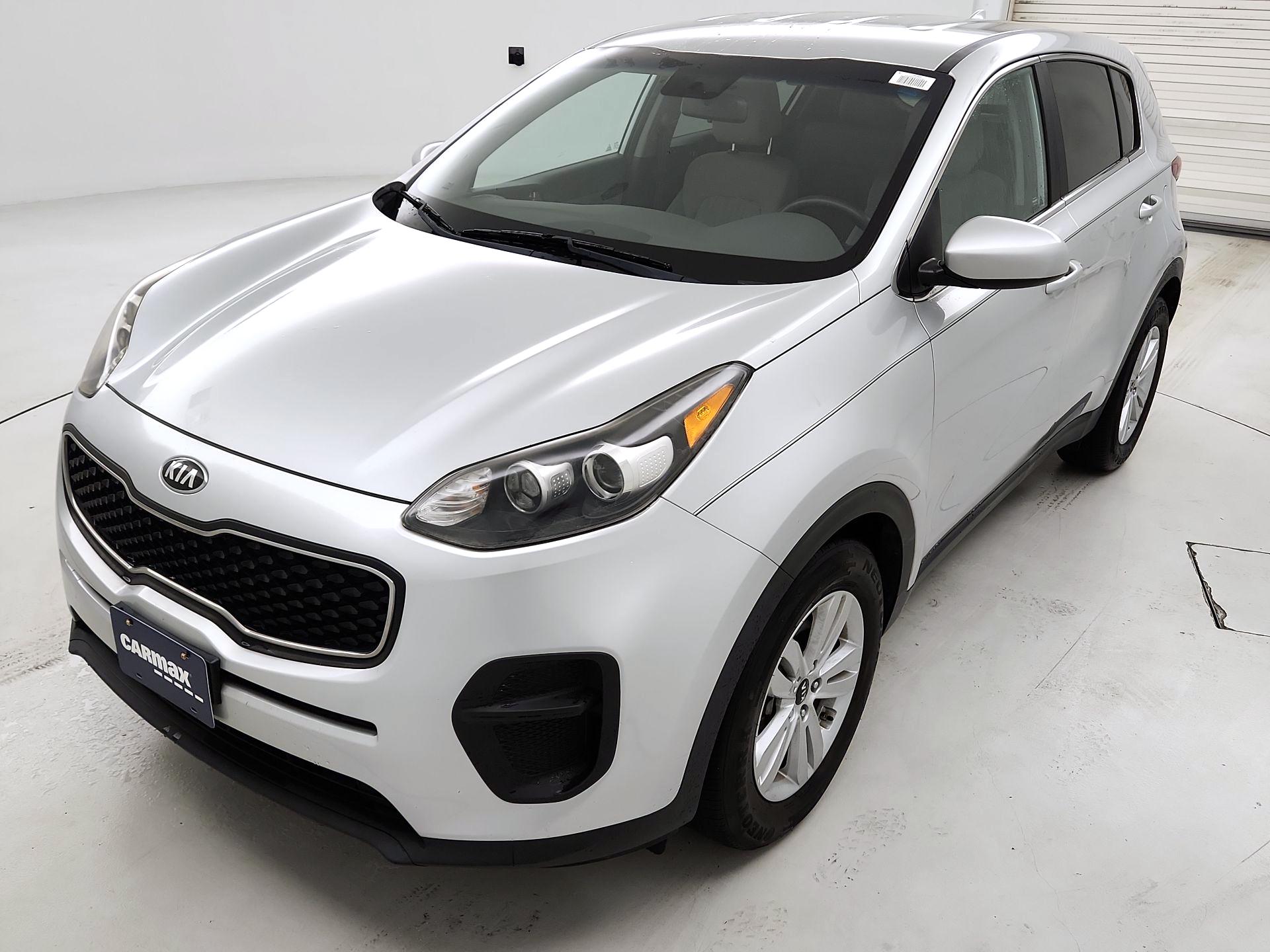 Thumbnail: 2017 Kia Sportage - 3