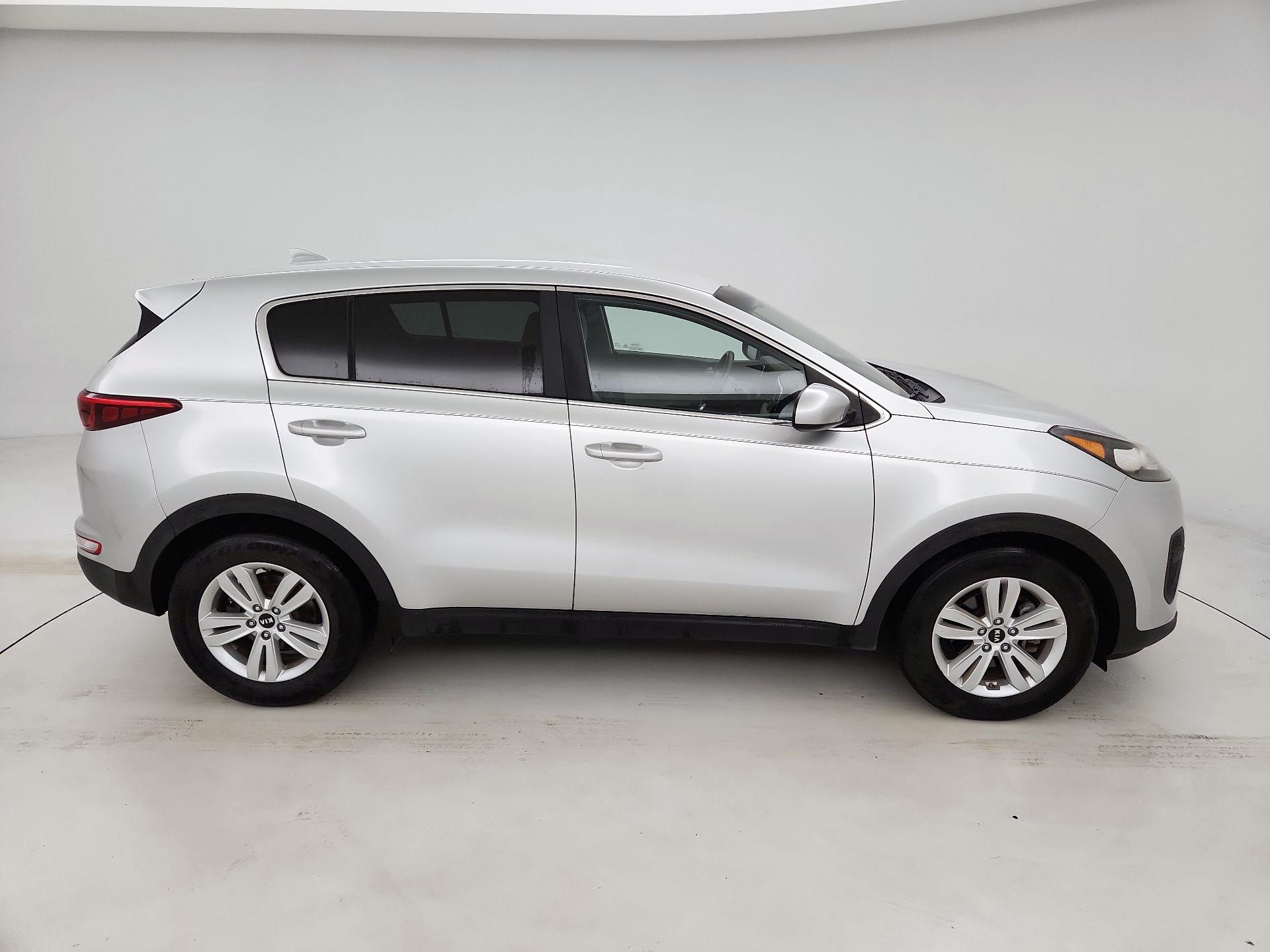 Thumbnail: 2017 Kia Sportage - 4