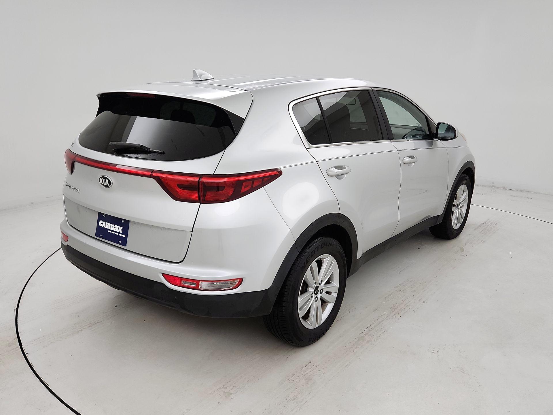 Thumbnail: 2017 Kia Sportage - 5