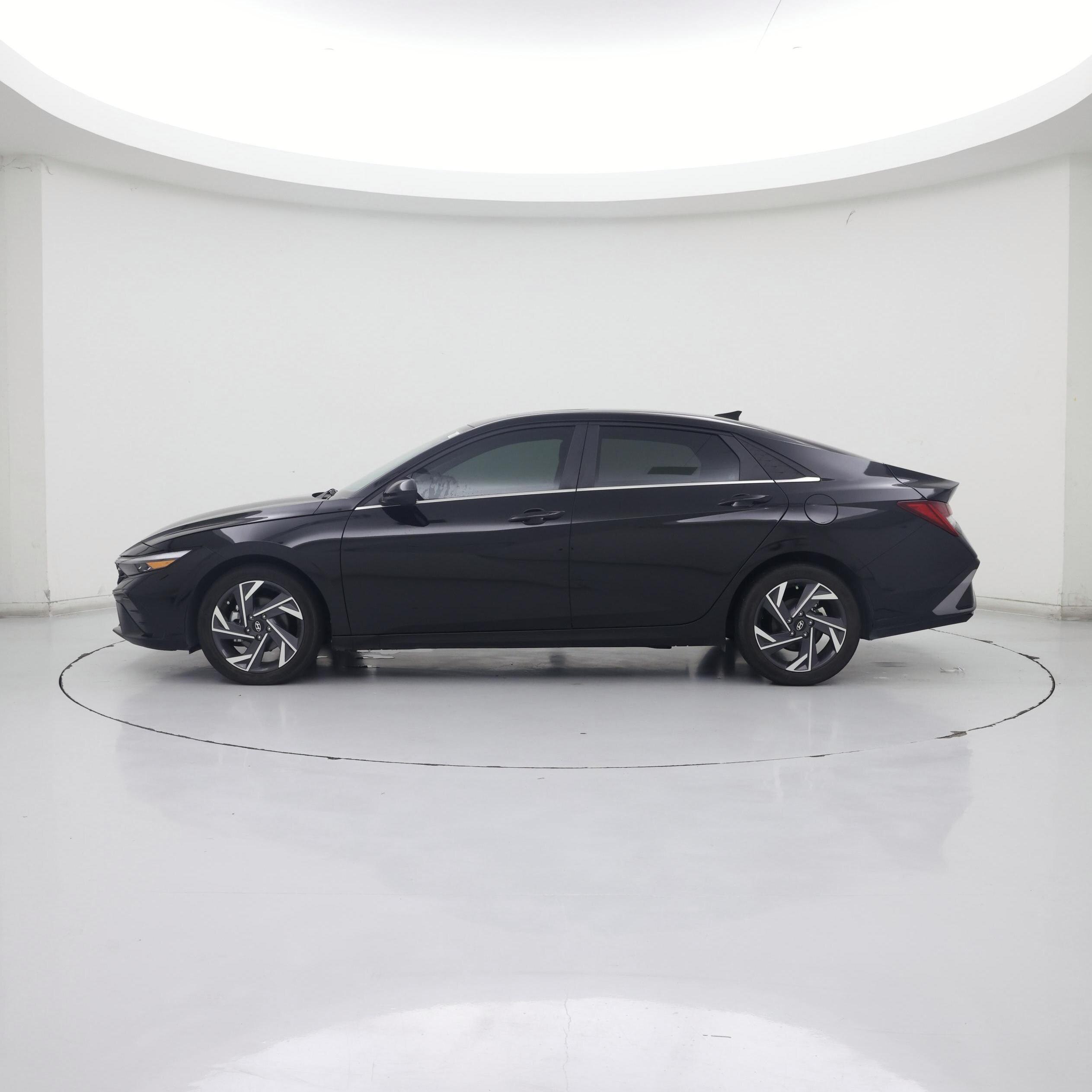 Thumbnail: 2024 Hyundai Elantra - 3