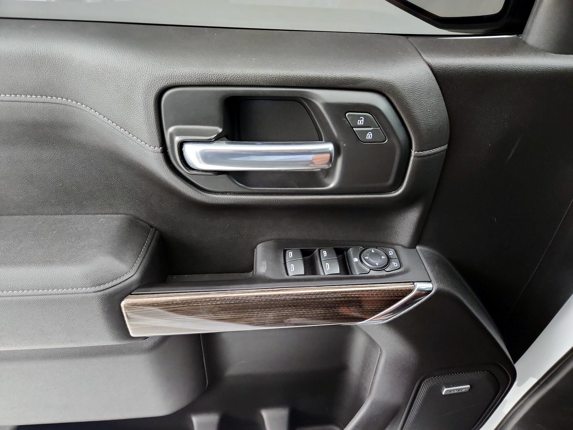 Thumbnail: 2020 Chevrolet Silverado 1500 - 12