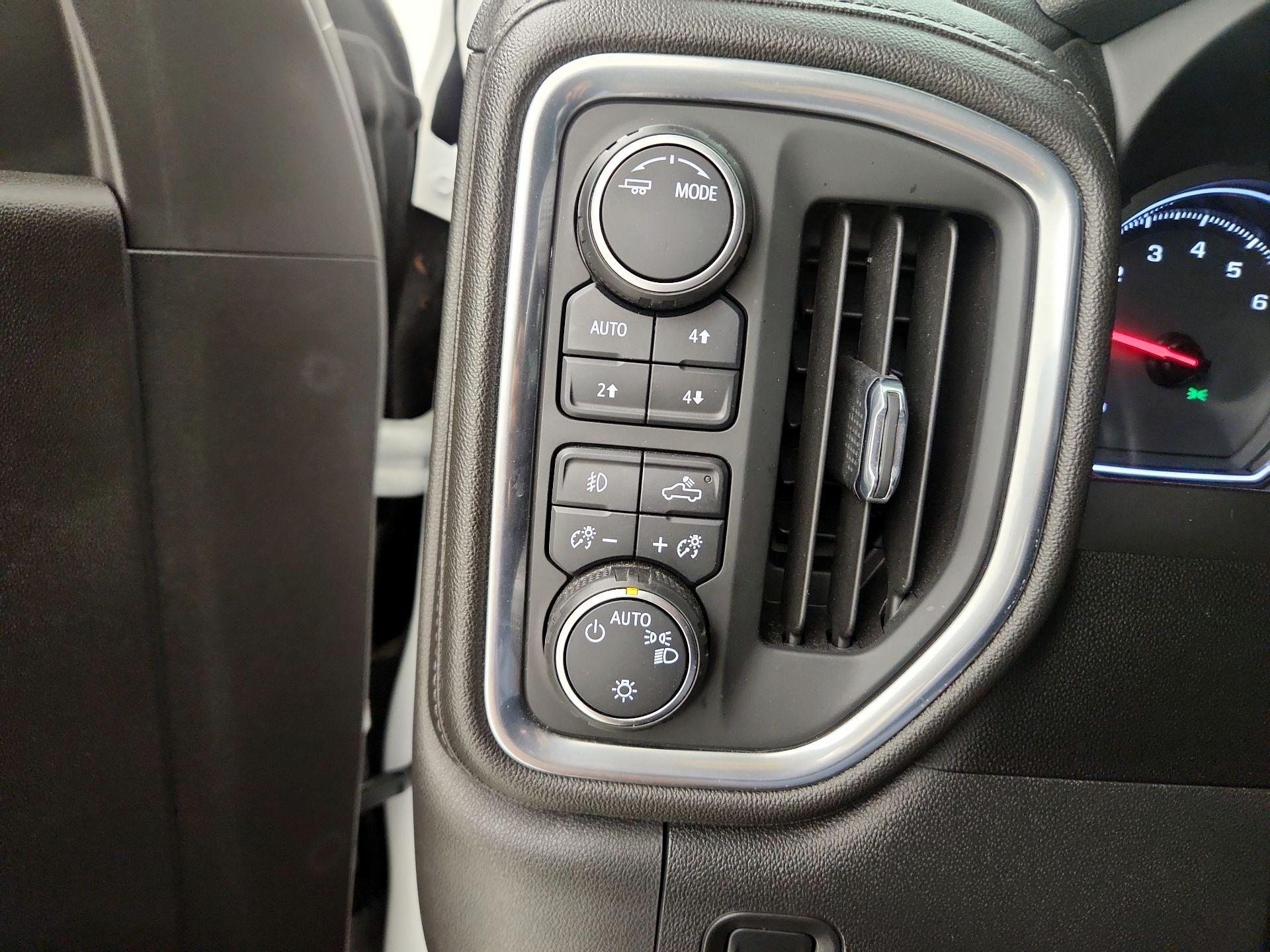 Thumbnail: 2020 Chevrolet Silverado 1500 - 13