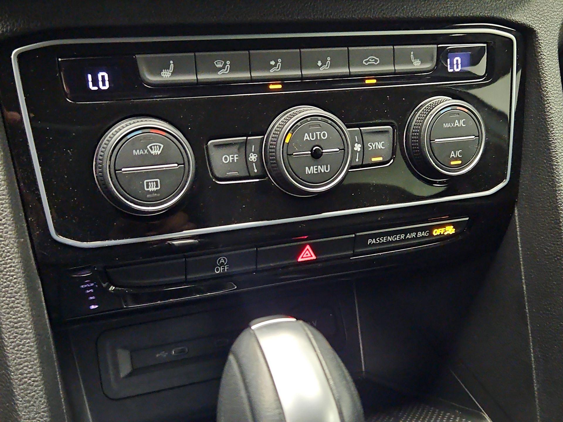 Thumbnail: 2023 Volkswagen Atlas - 16