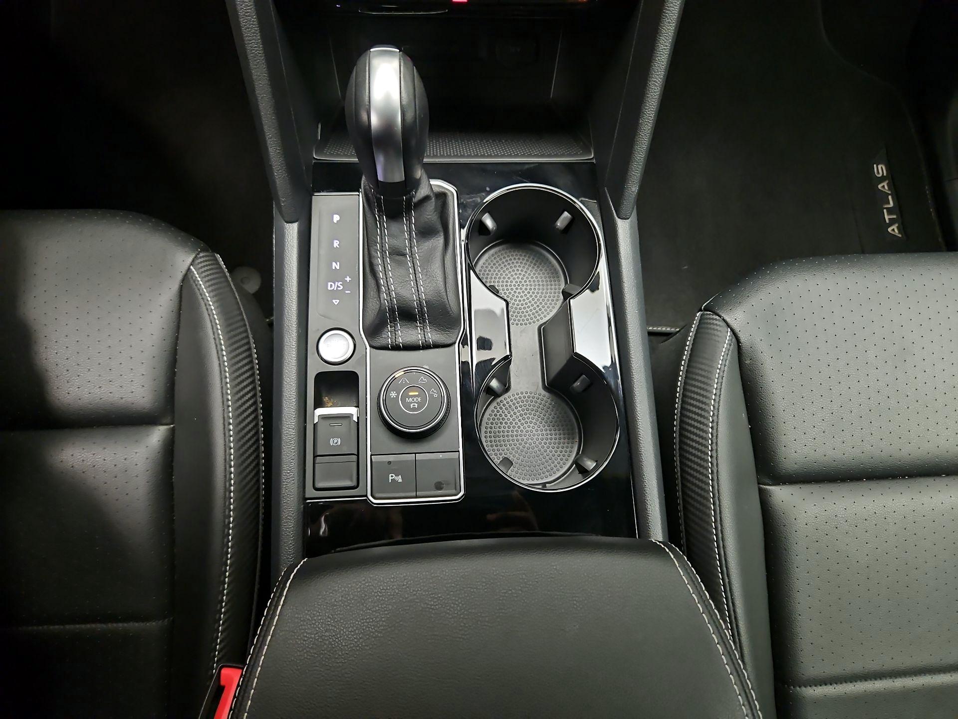 Thumbnail: 2023 Volkswagen Atlas - 17