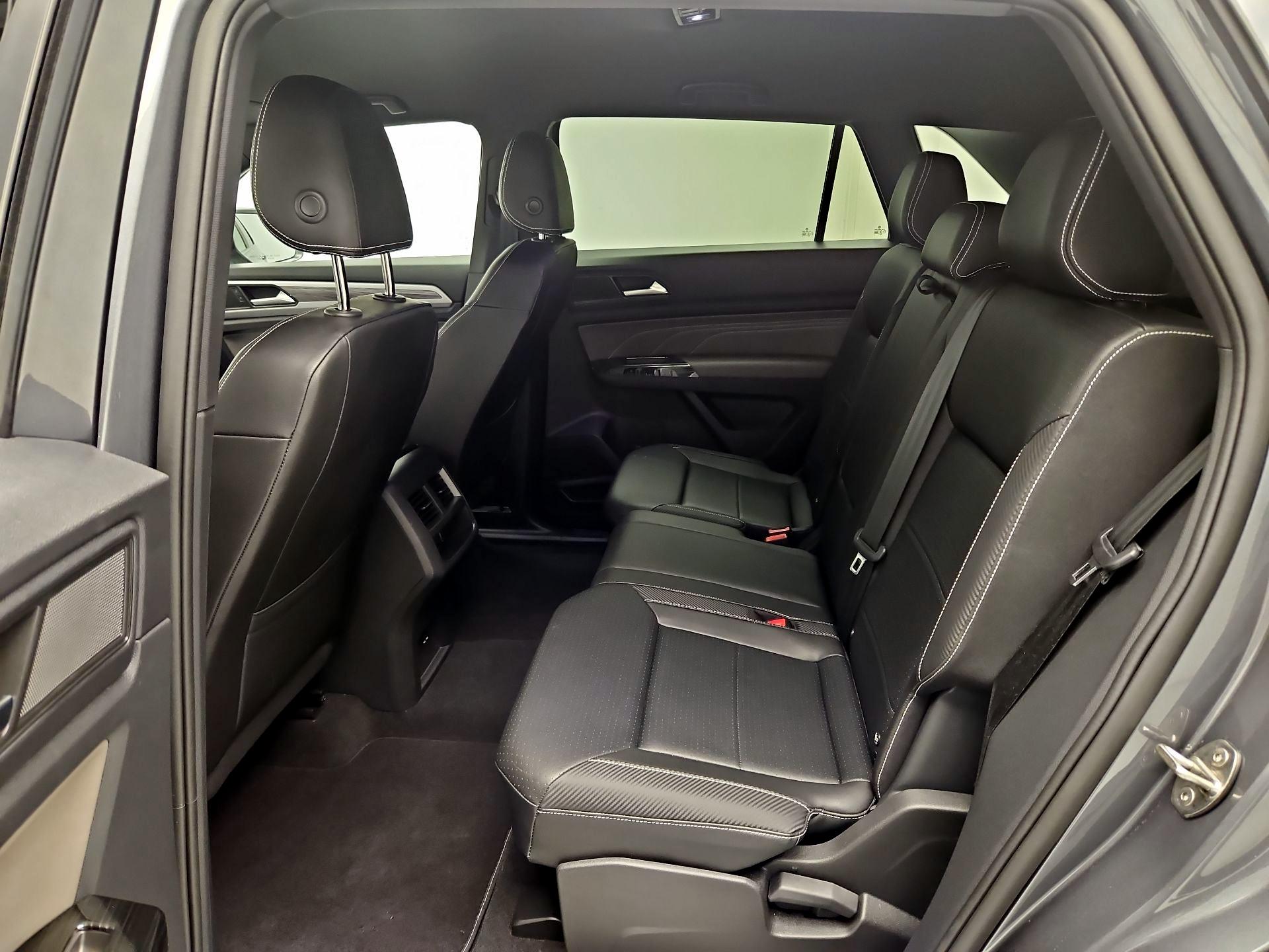 Thumbnail: 2023 Volkswagen Atlas - 19