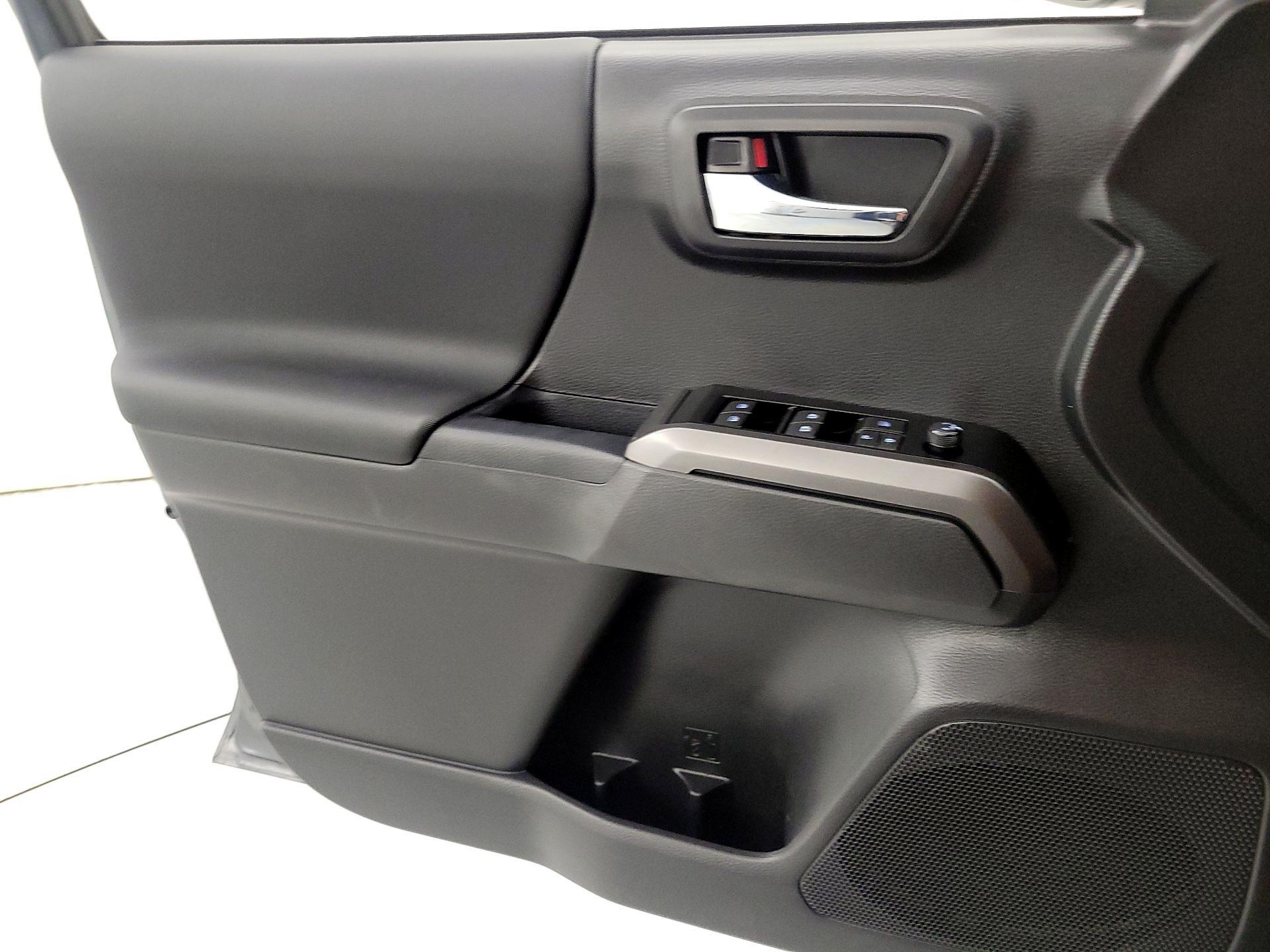 Thumbnail: 2023 Toyota Tacoma - 12