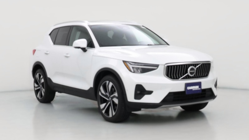 2023 Volvo XC40 B5 Ultimate Hero Image