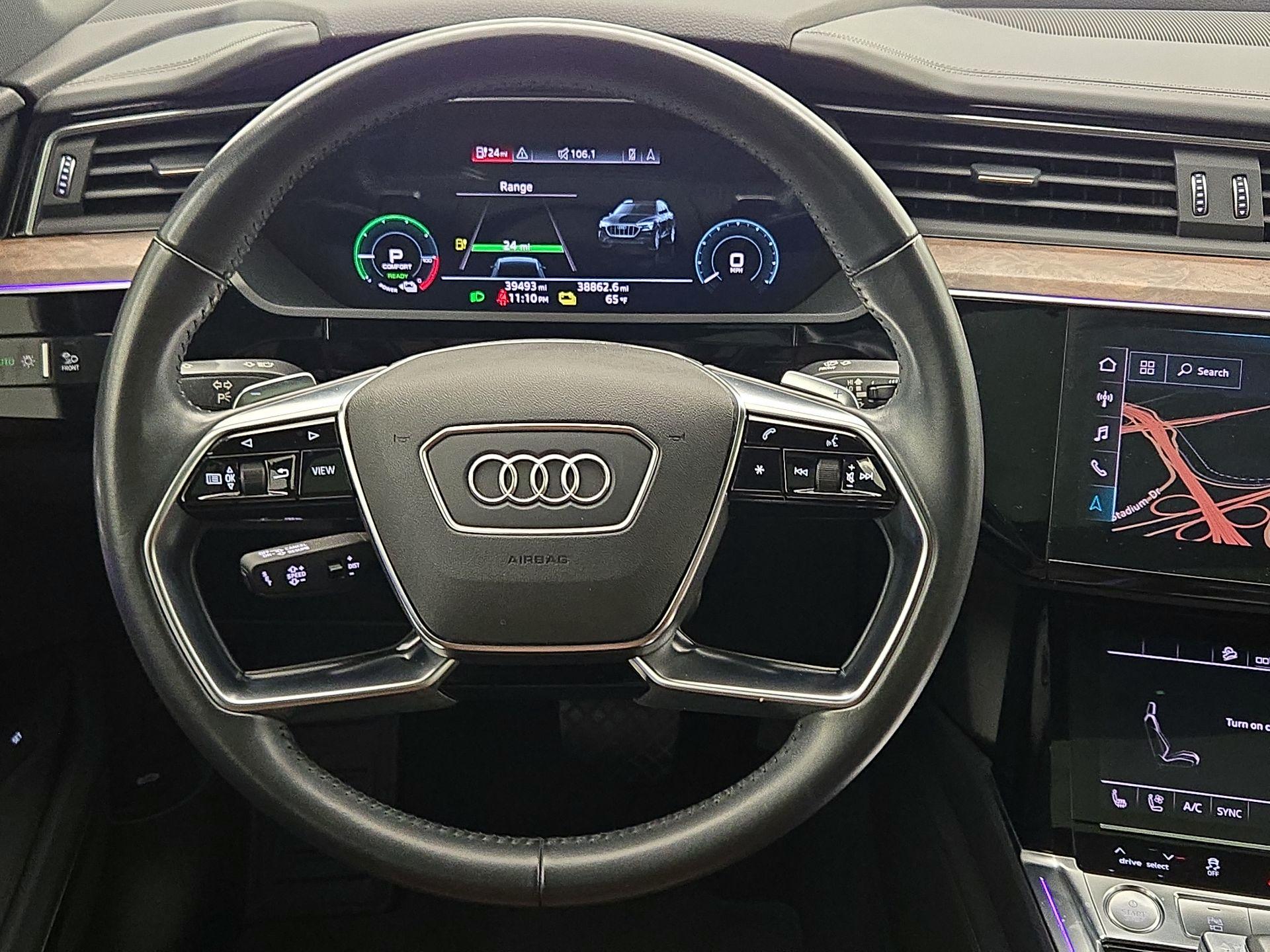 Thumbnail: 2019 Audi e-tron - 10