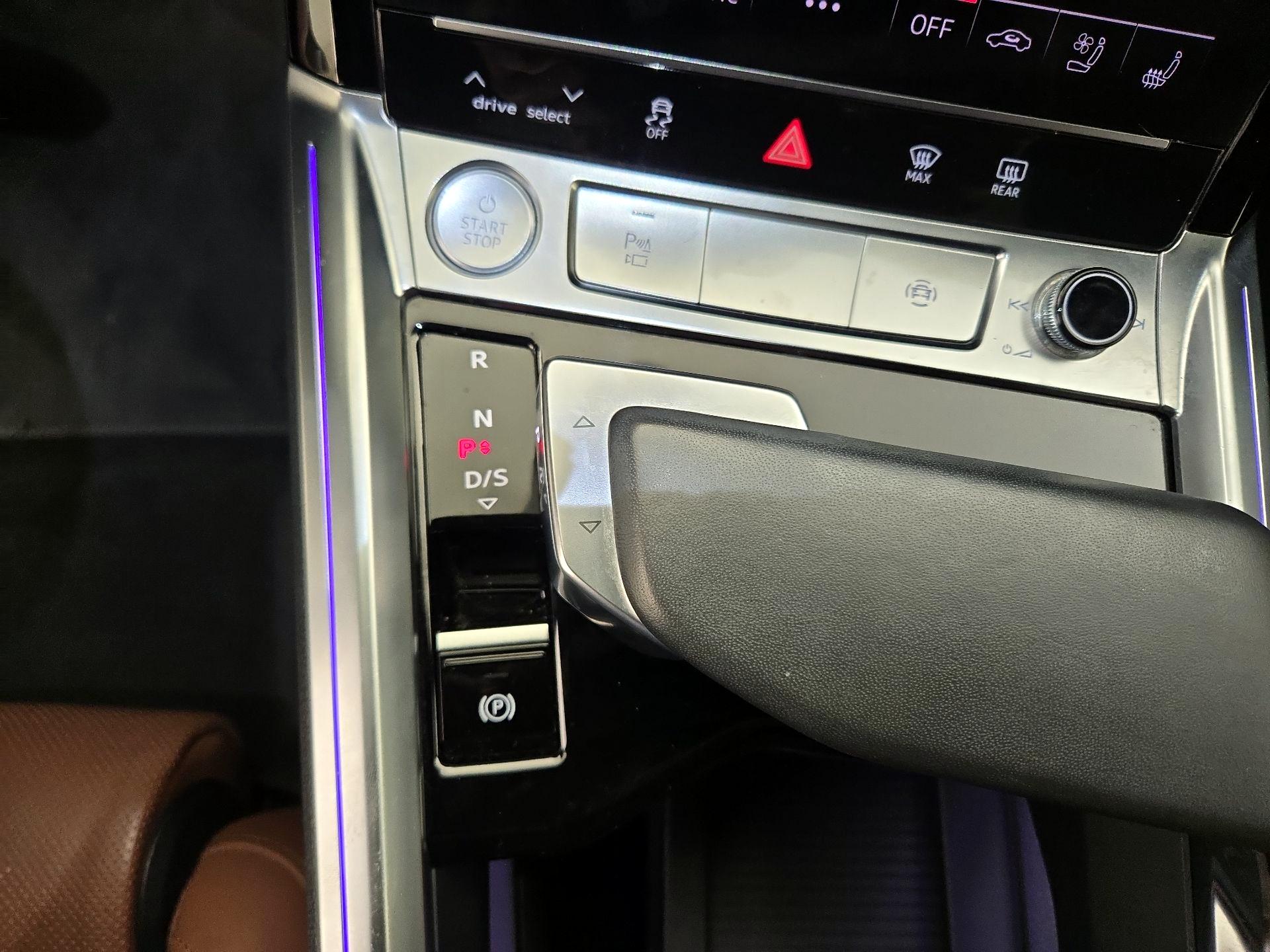 Thumbnail: 2019 Audi e-tron - 18