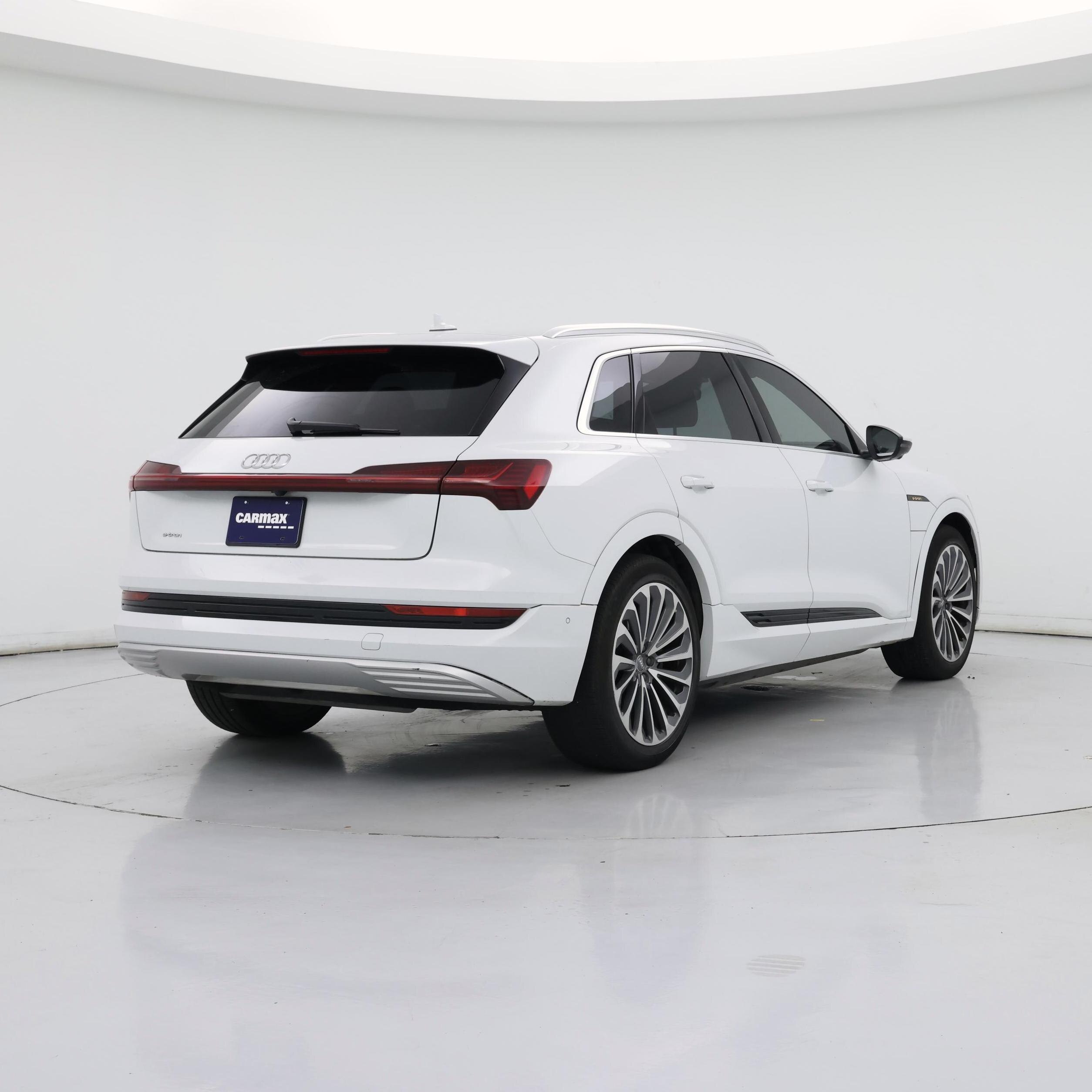 Thumbnail: 2019 Audi e-tron - 8