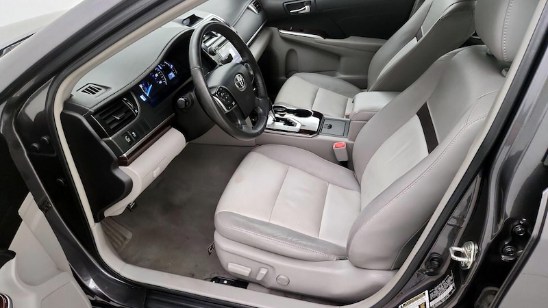 2014 Toyota Camry XLE 11