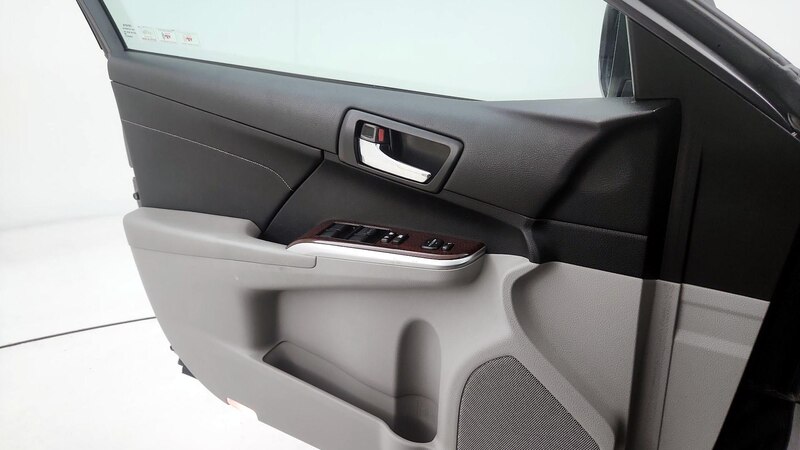 2014 Toyota Camry XLE 12