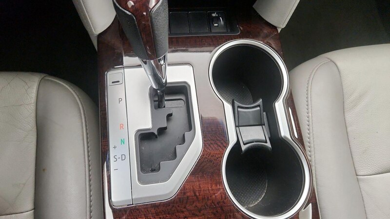2014 Toyota Camry XLE 17