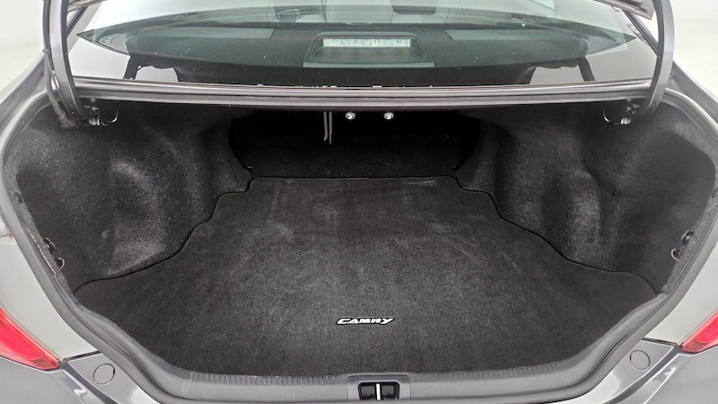 2014 Toyota Camry XLE 21