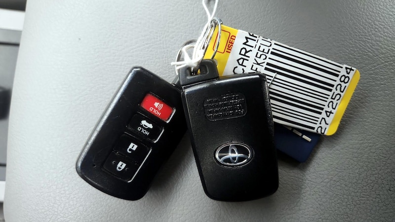 2014 Toyota Camry XLE 23