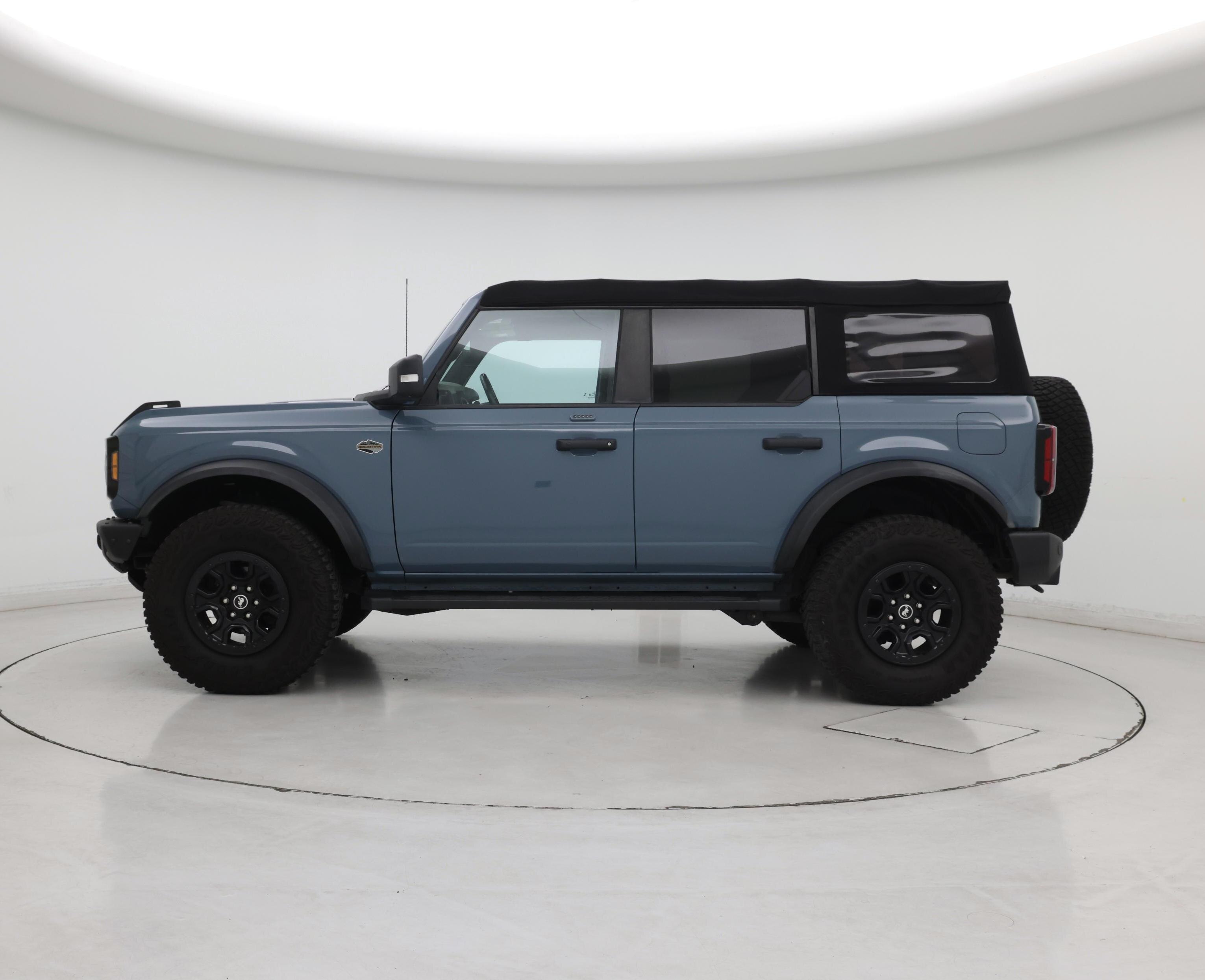 Thumbnail: 2022 Ford Bronco - 3