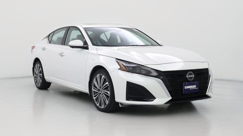 2024 Nissan Altima SL Hero Image