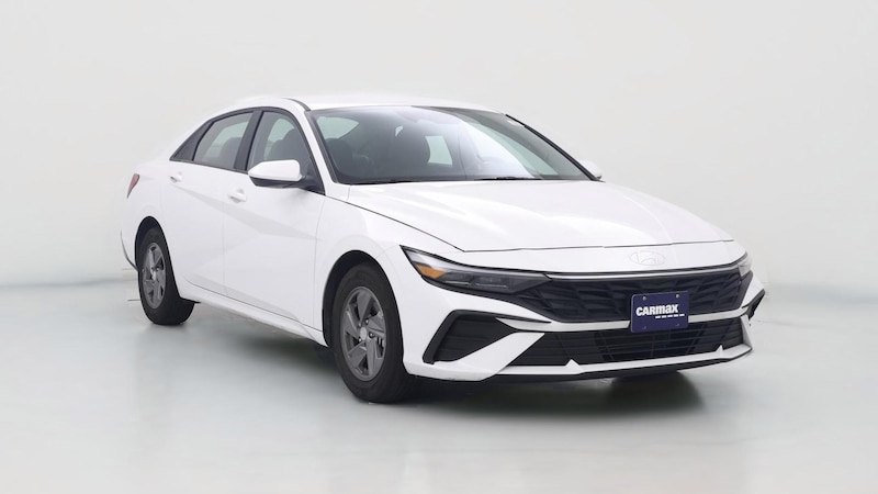 2024 Hyundai Elantra SE Hero Image