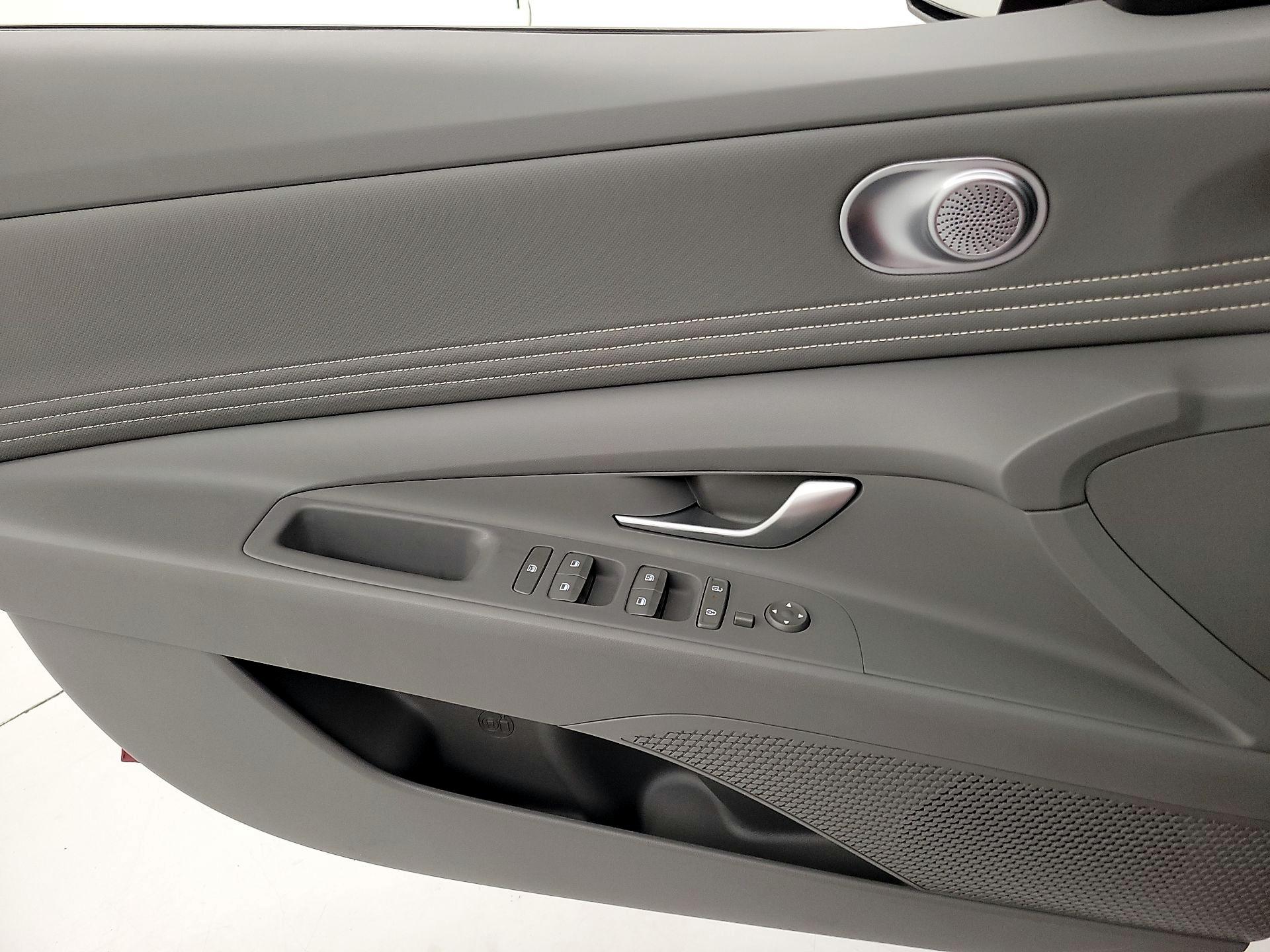 Thumbnail: 2024 Hyundai Elantra - 12