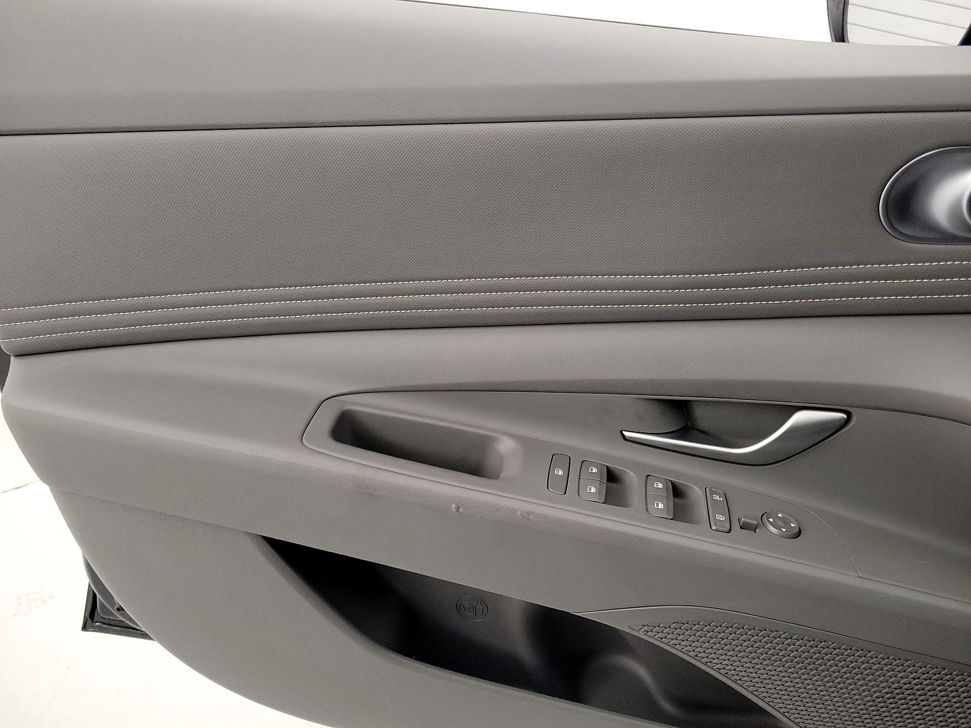 Thumbnail: 2024 Hyundai Elantra - 12