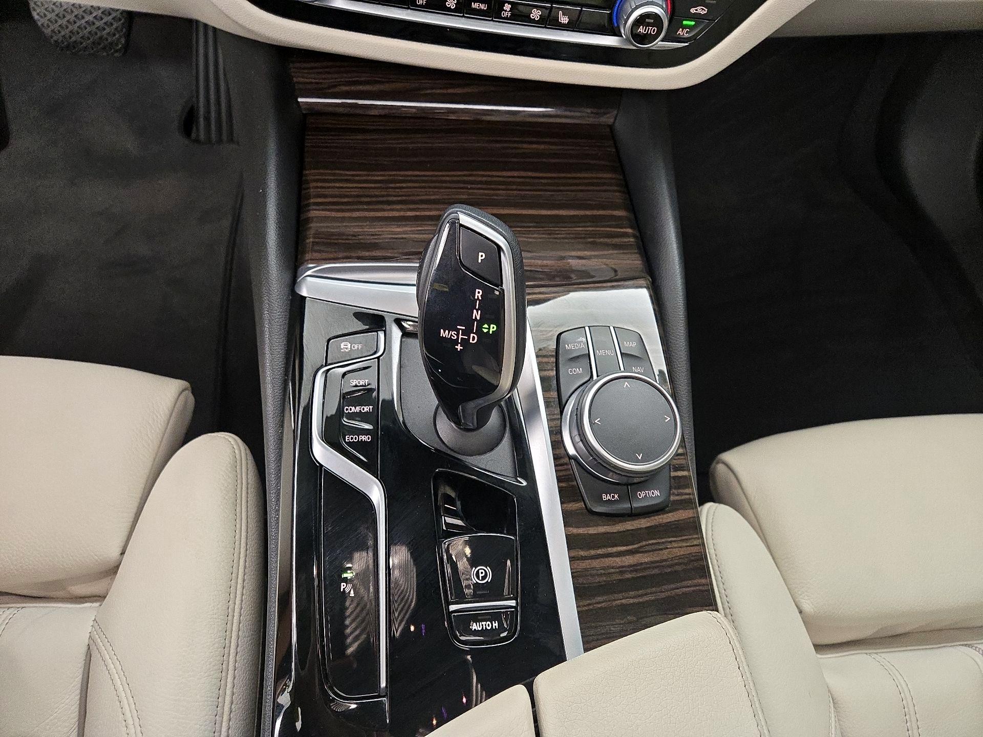 Thumbnail: 2022 BMW 5 Series - 18
