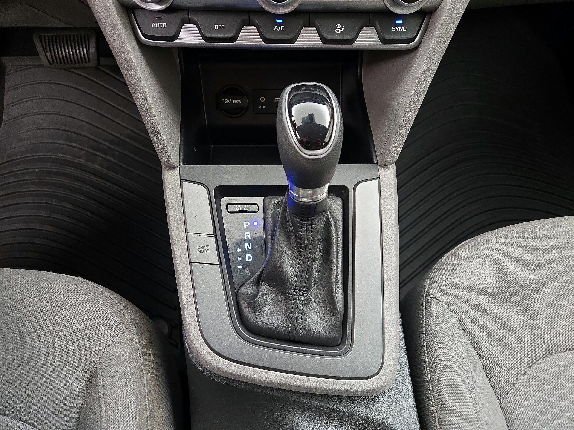Thumbnail: 2020 Hyundai Elantra - 17