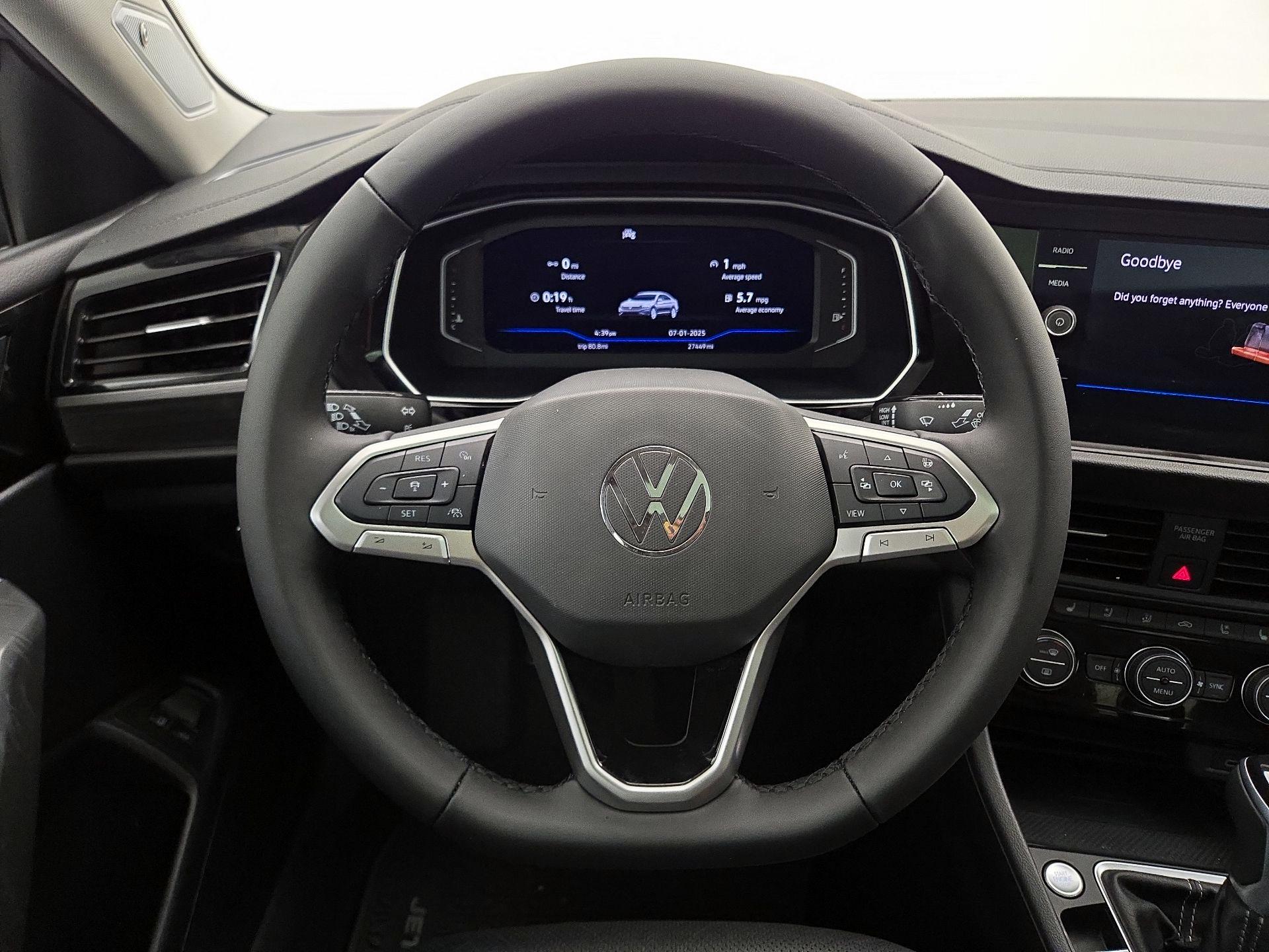 Thumbnail: 2022 Volkswagen Jetta - 10