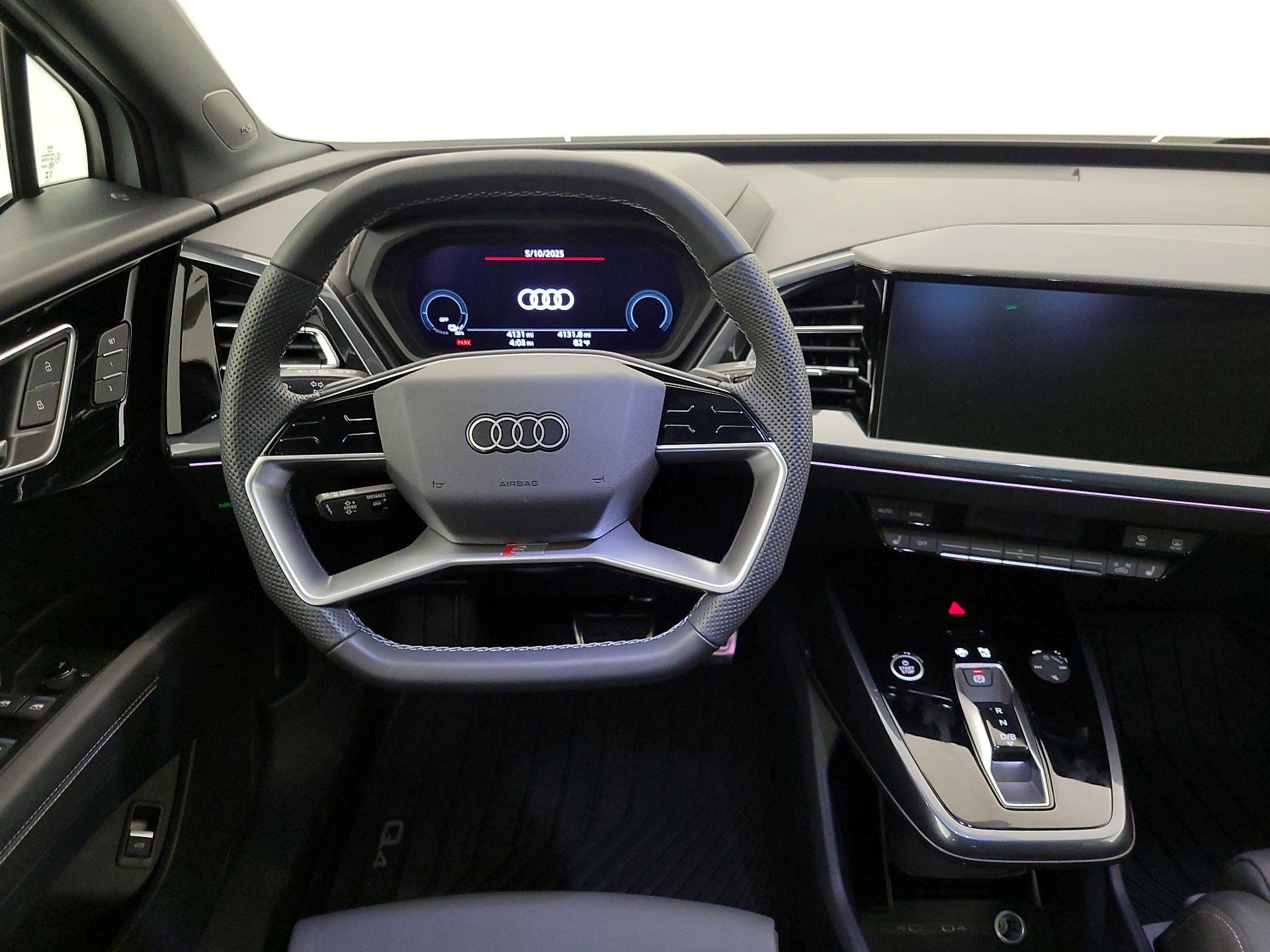 Thumbnail: 2025 Audi Q4 e-tron - 10