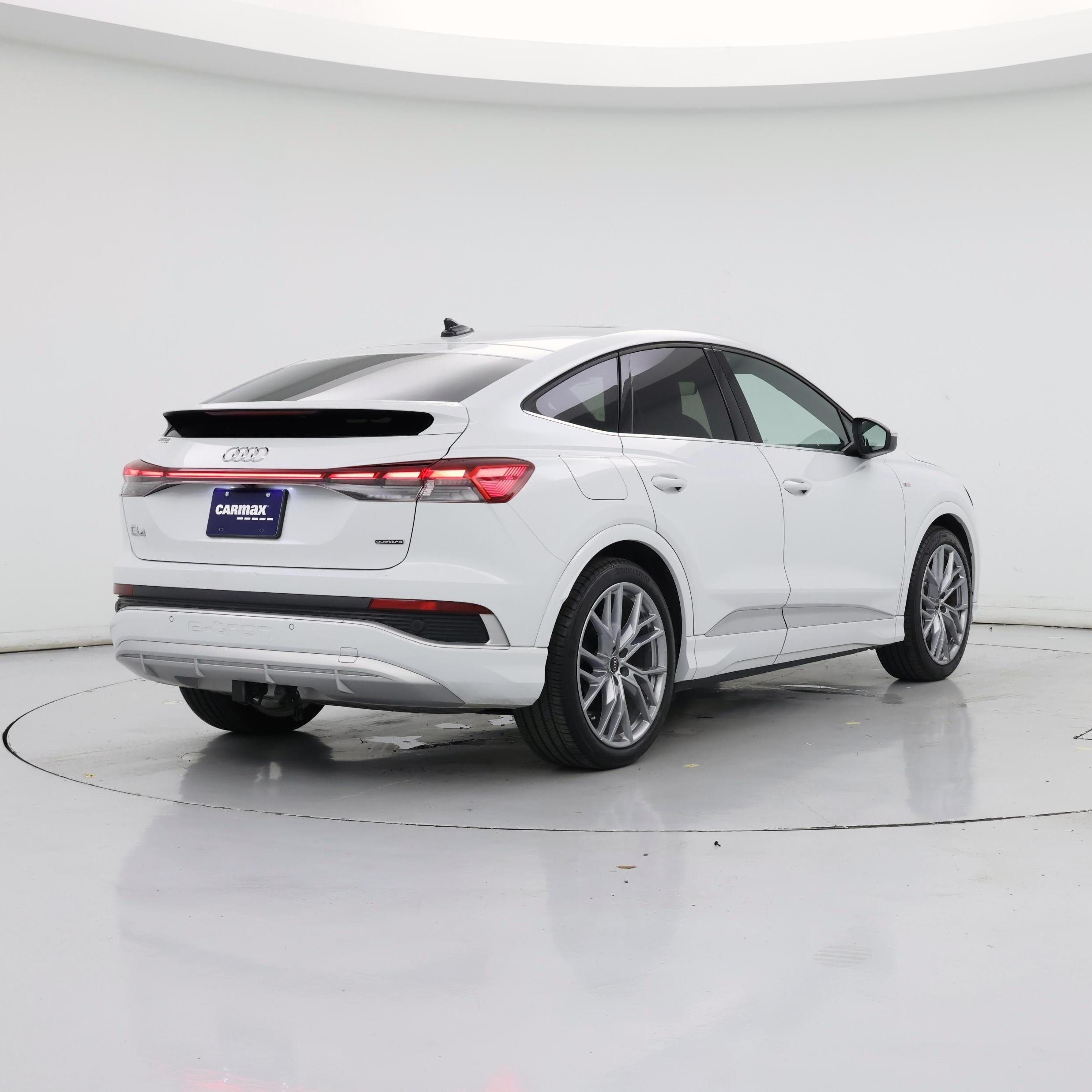 Thumbnail: 2025 Audi Q4 e-tron - 8