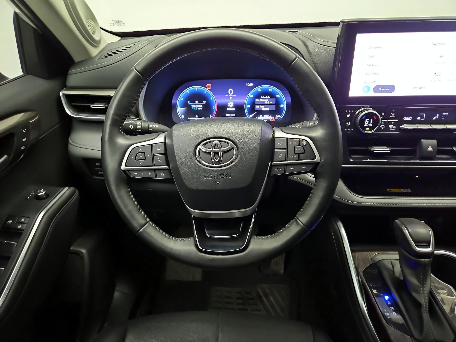 Thumbnail: 2023 Toyota Highlander - 10