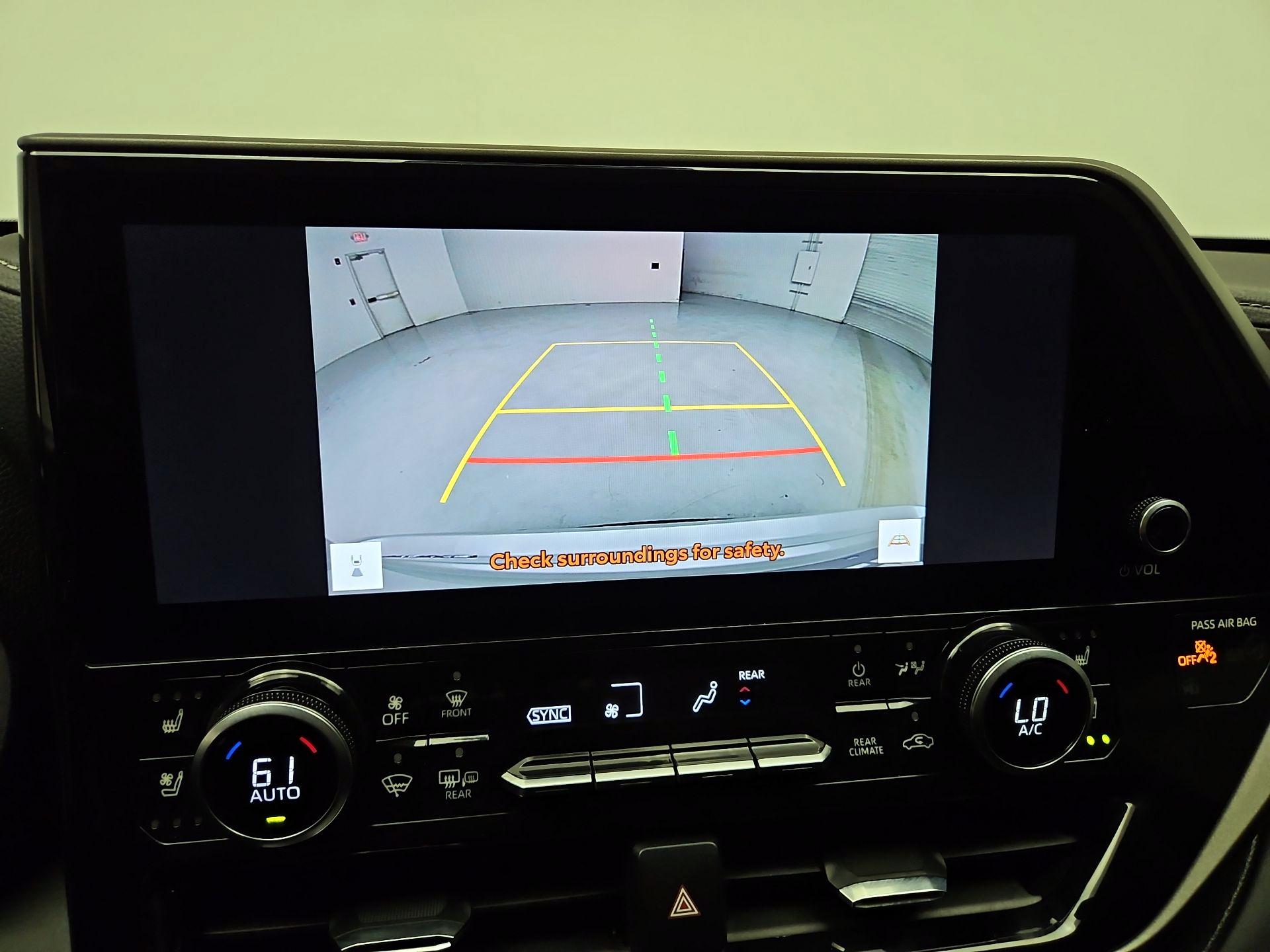 Thumbnail: 2023 Toyota Highlander - 14
