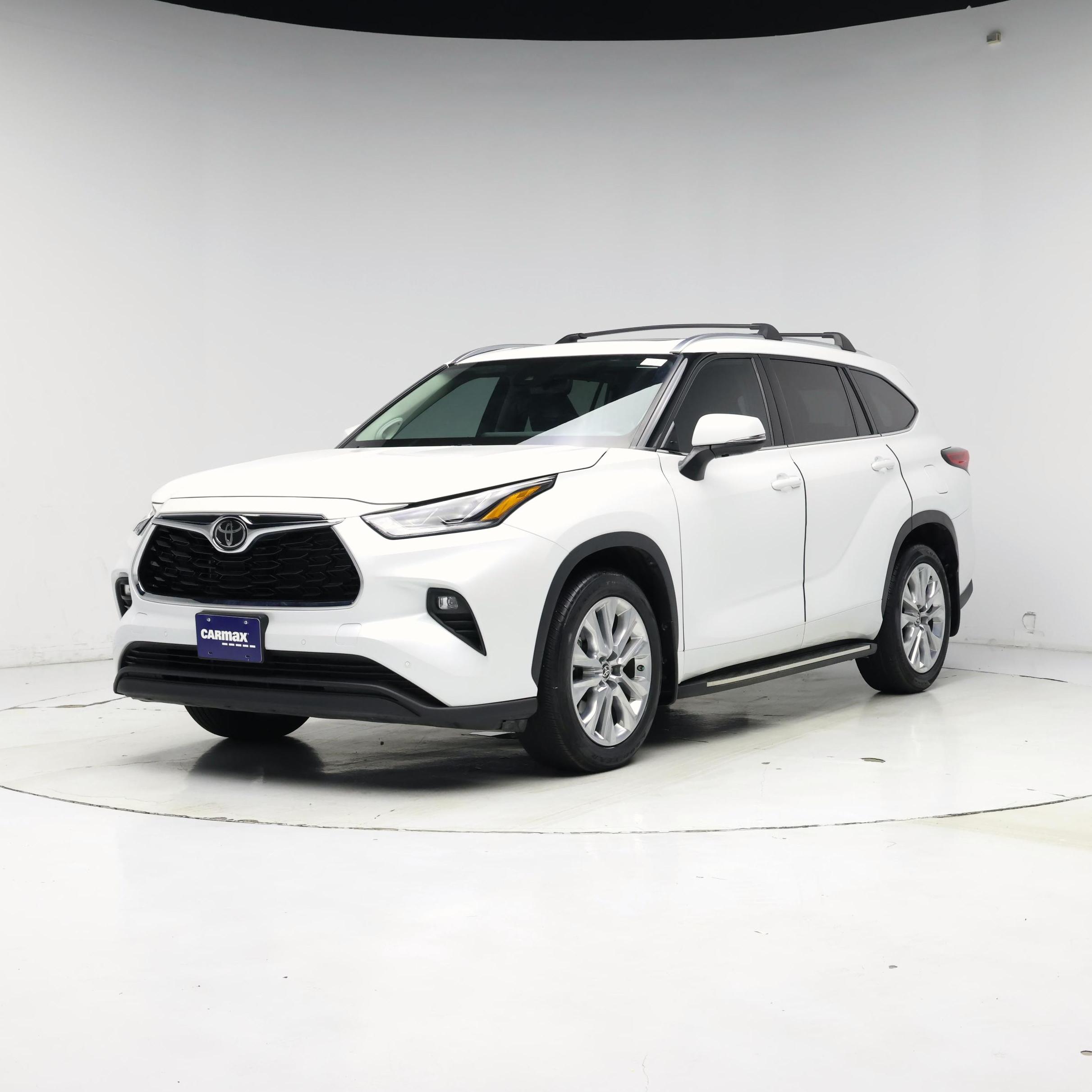 Thumbnail: 2023 Toyota Highlander - 4