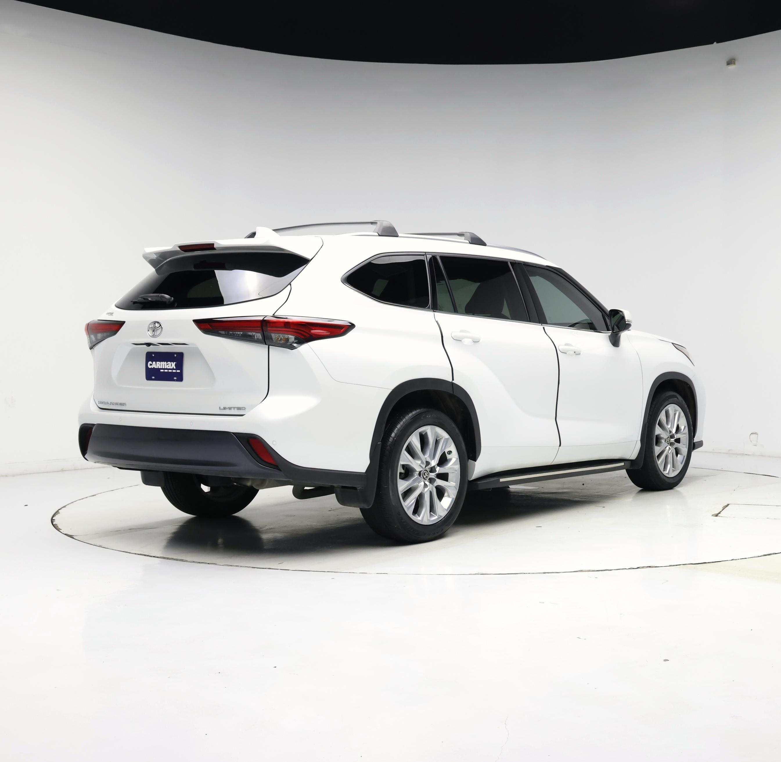 Thumbnail: 2023 Toyota Highlander - 8