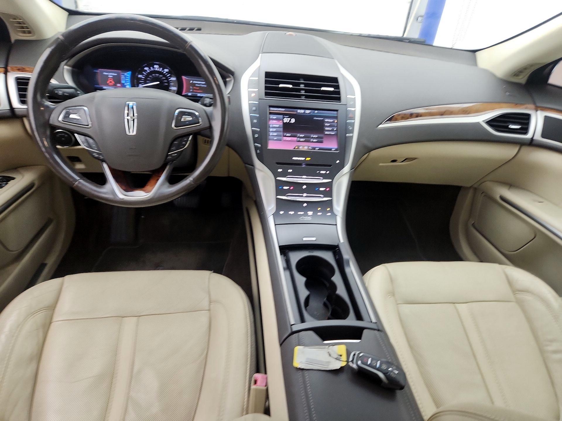 Thumbnail: 2015 Lincoln MKZ - 9