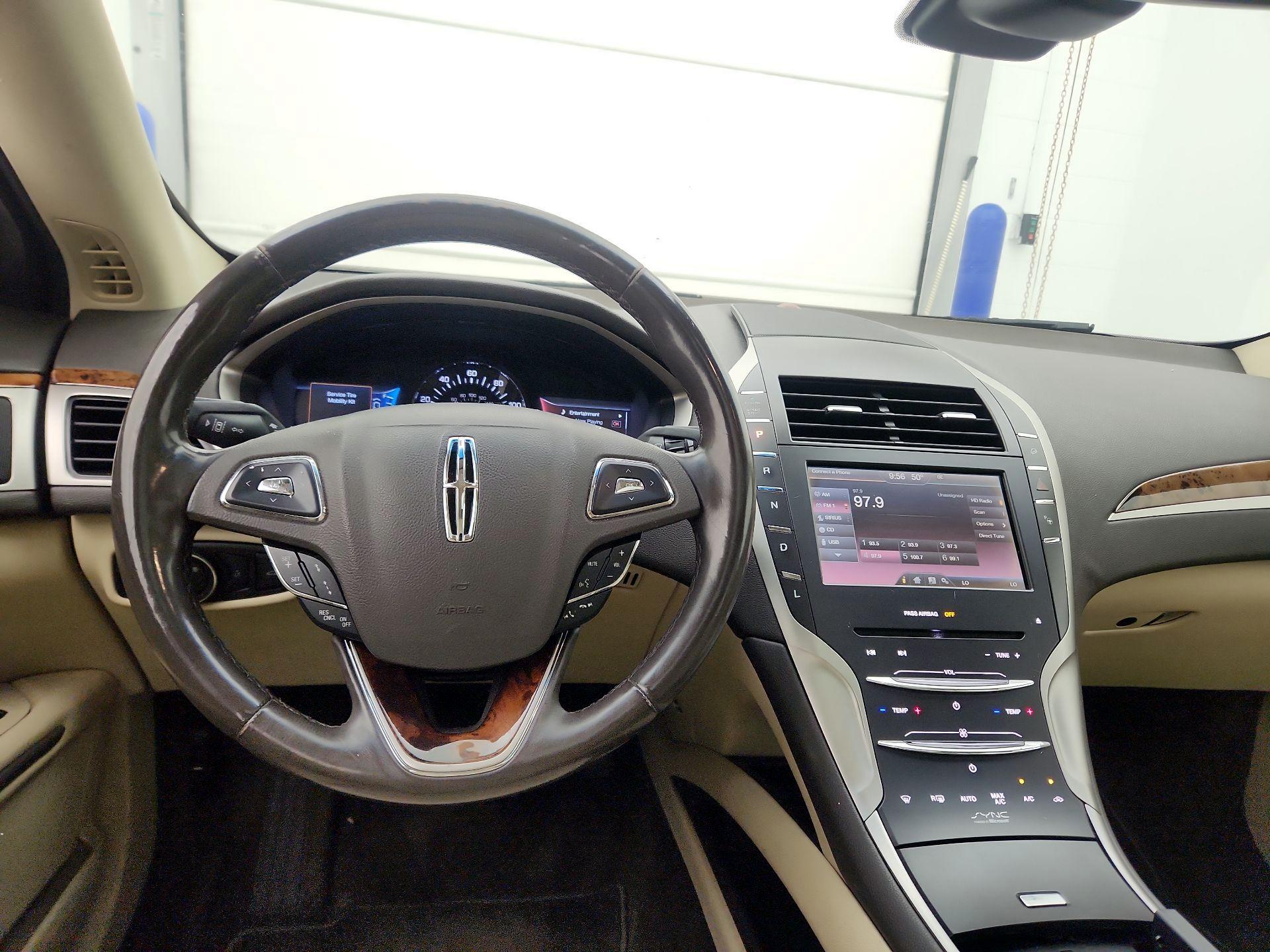 Thumbnail: 2015 Lincoln MKZ - 10