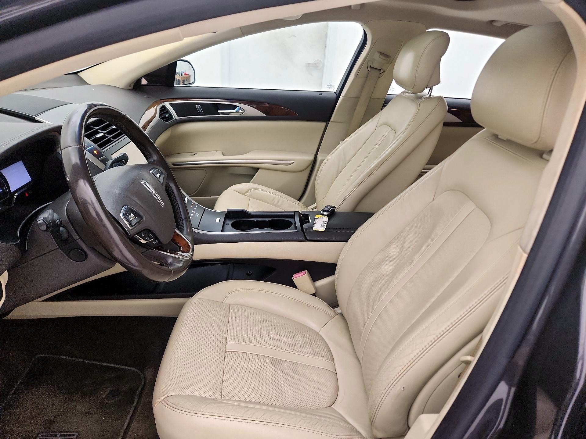 Thumbnail: 2015 Lincoln MKZ - 11