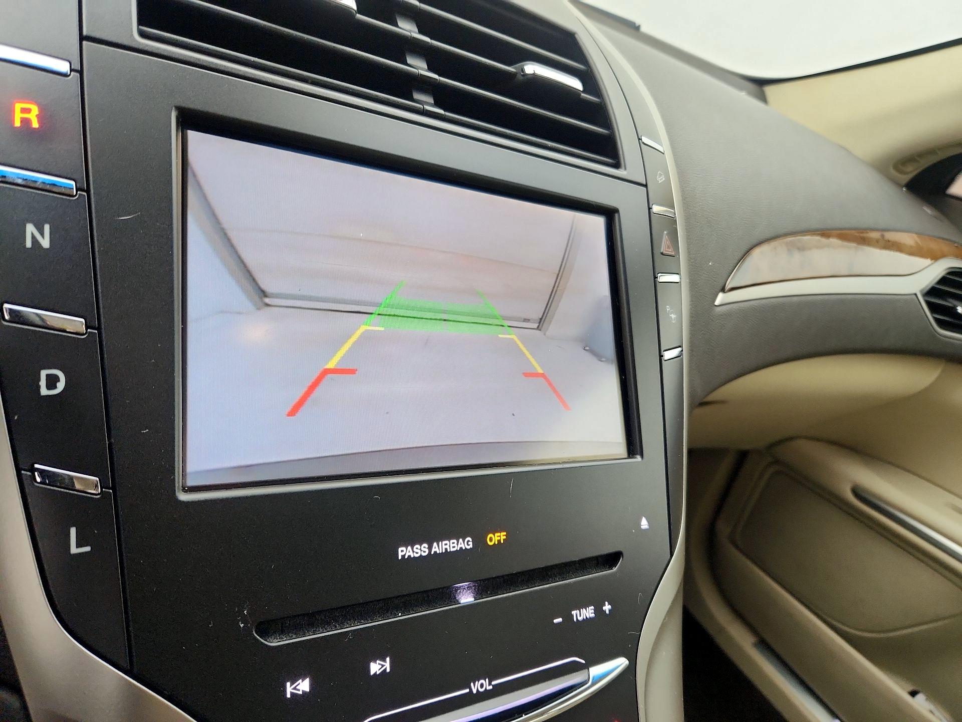 Thumbnail: 2015 Lincoln MKZ - 14